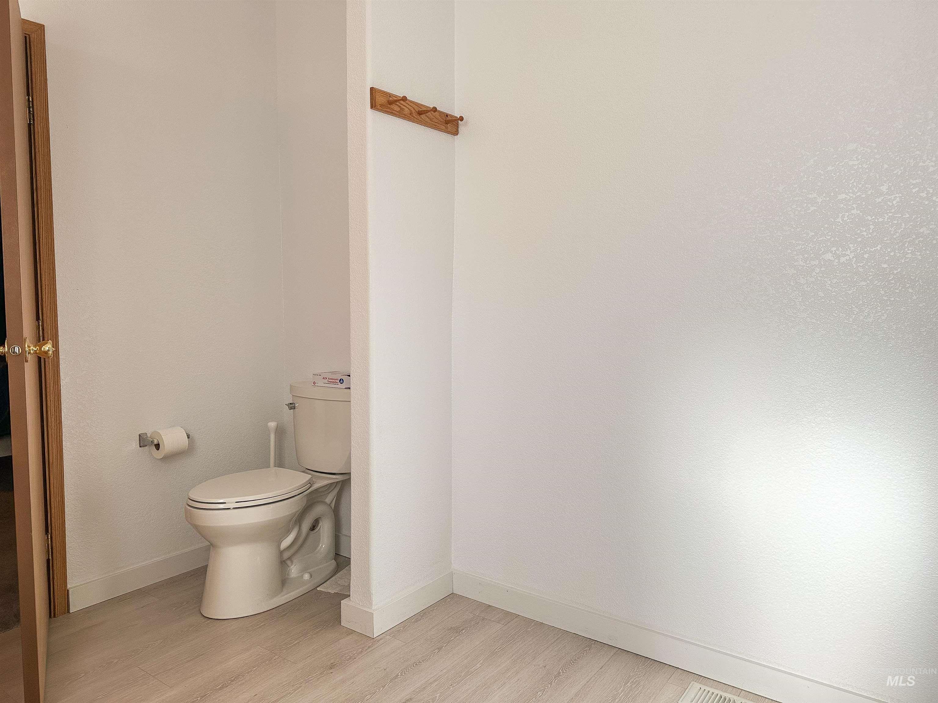 411 Almon Property Photo 12