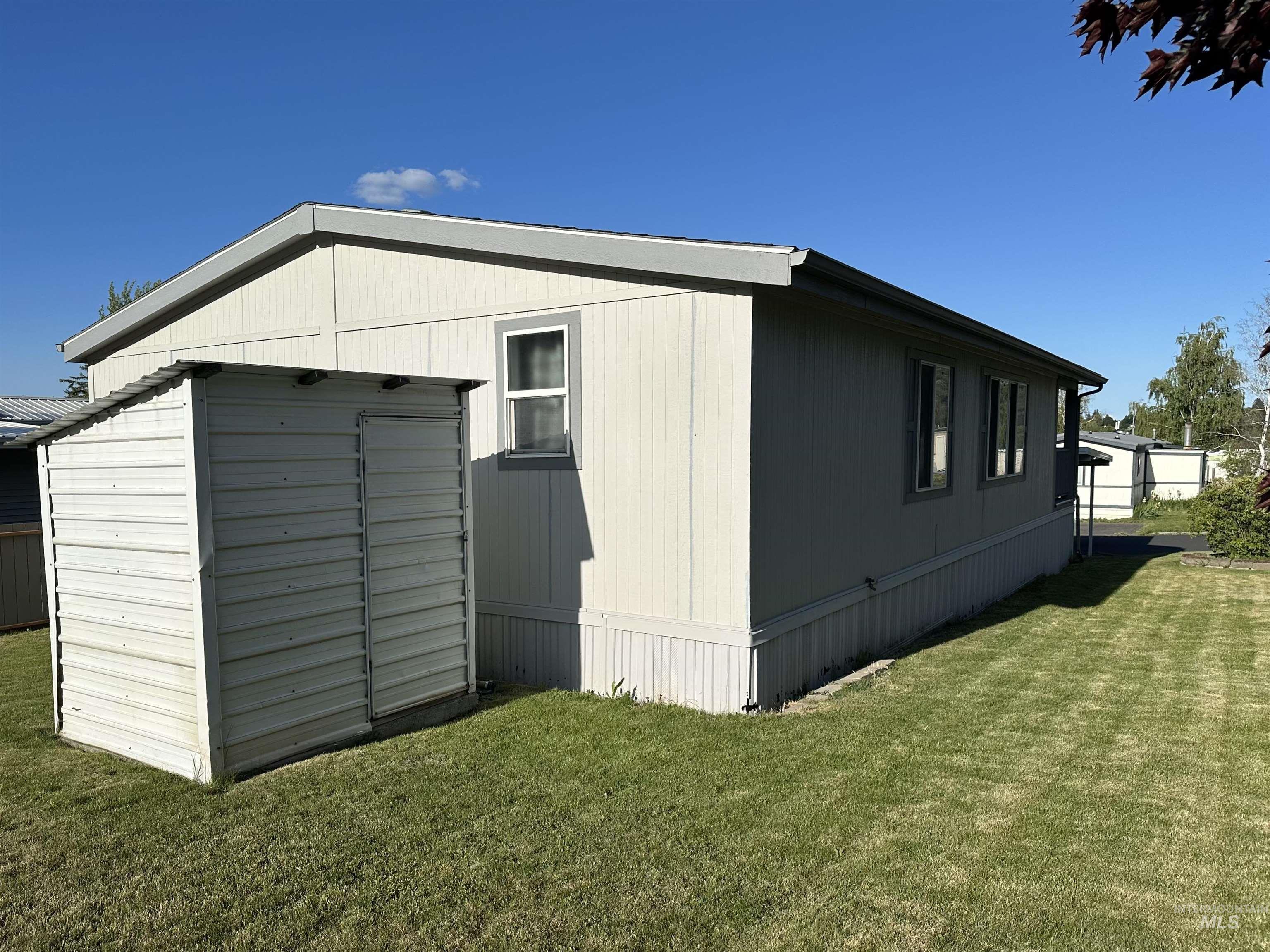 411 Almon Property Photo 15
