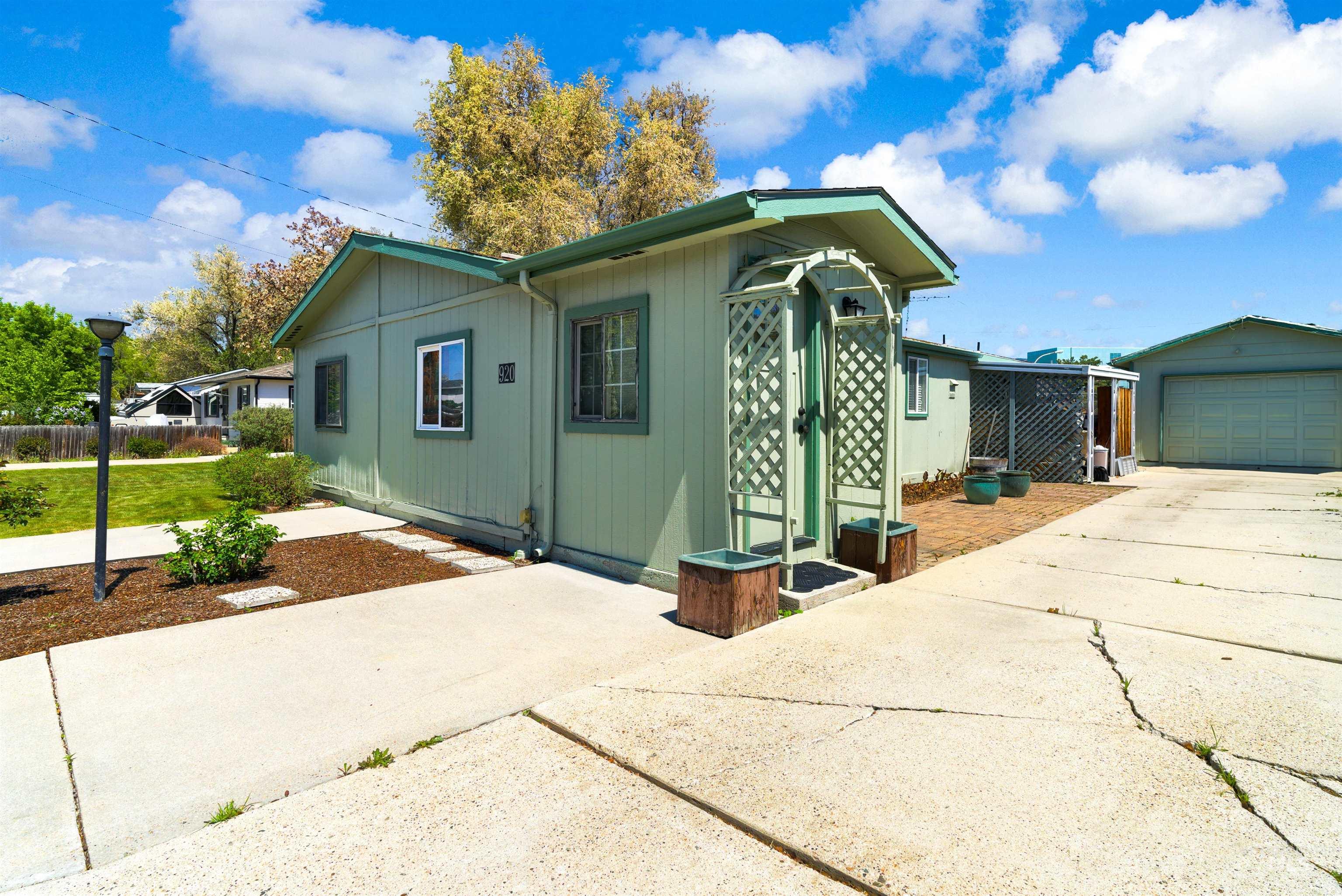 920 N Clithero Dr + Parcel Property Photo 5