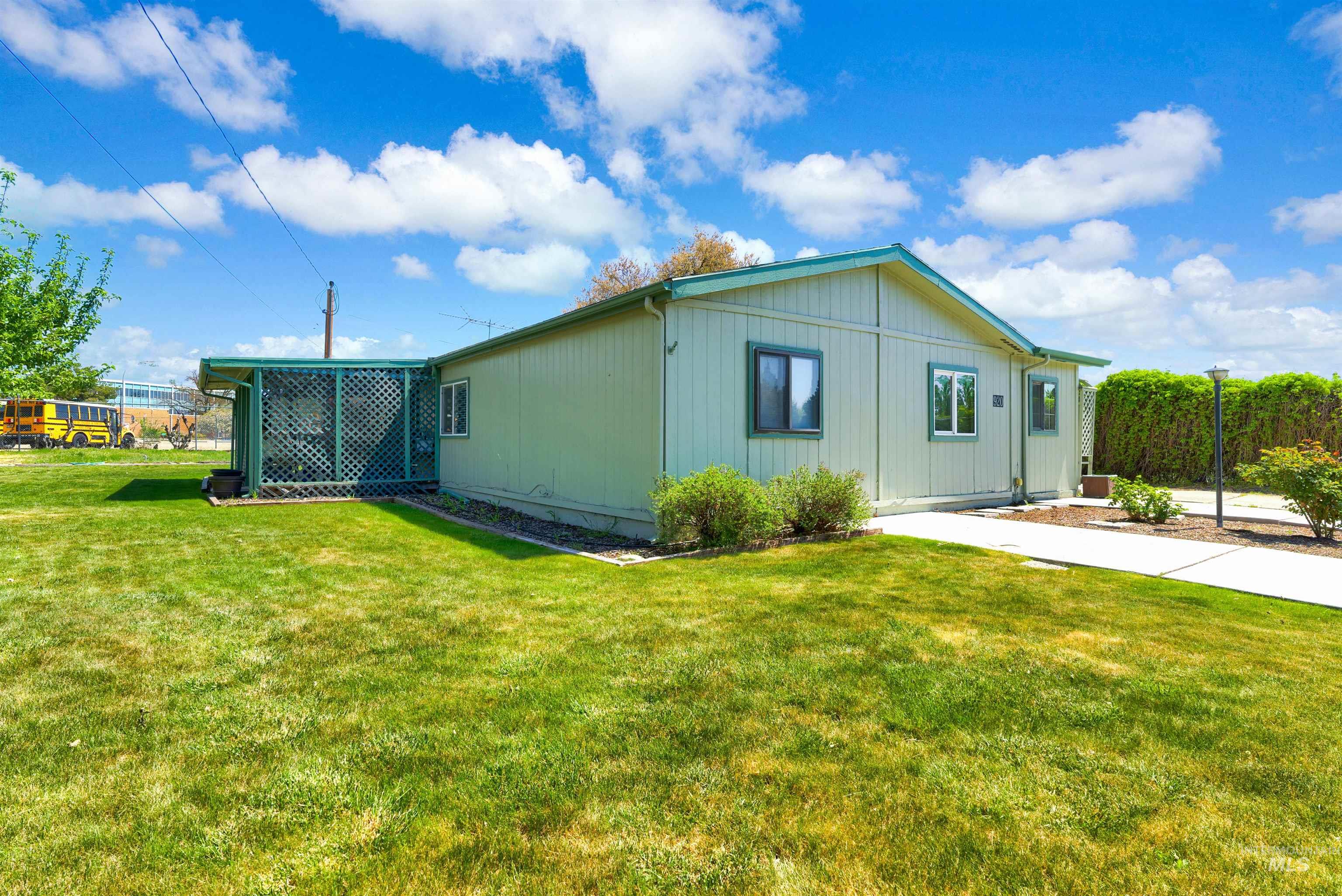 920 N Clithero Dr + Parcel Property Photo 7