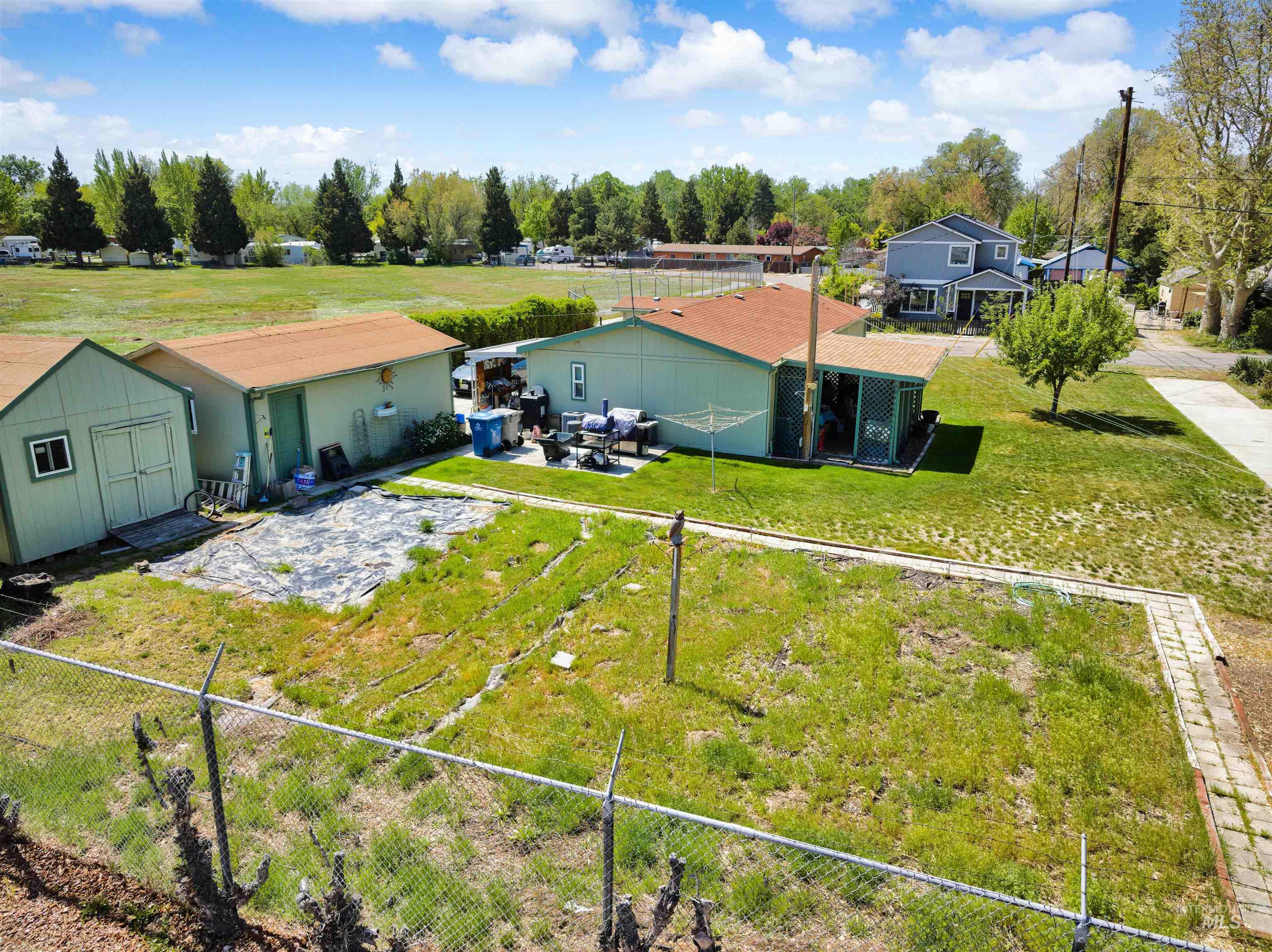 920 N Clithero Dr + Parcel Property Photo 8