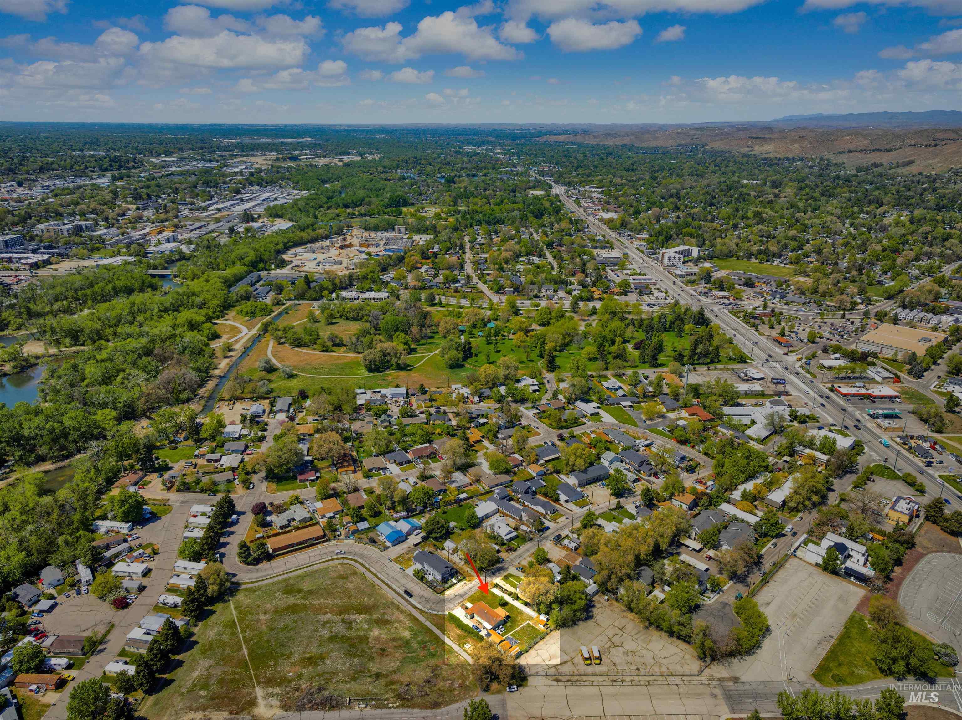 920 N Clithero Dr + Parcel Property Photo 10