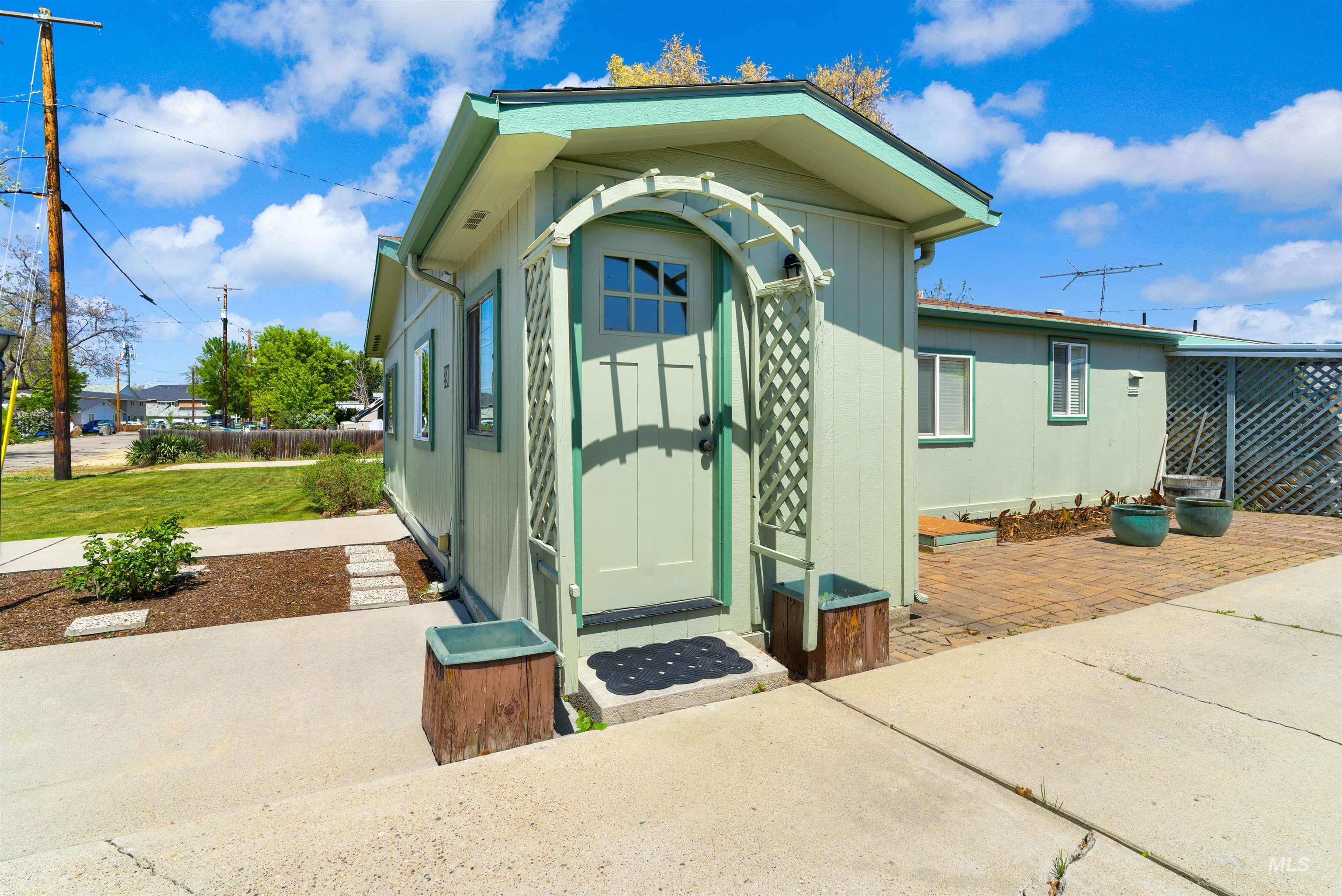 920 N Clithero Dr + Parcel Property Photo 11