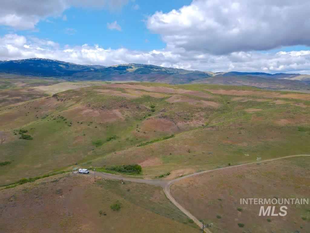 1720 Johnson Creek Road Property Photo 1