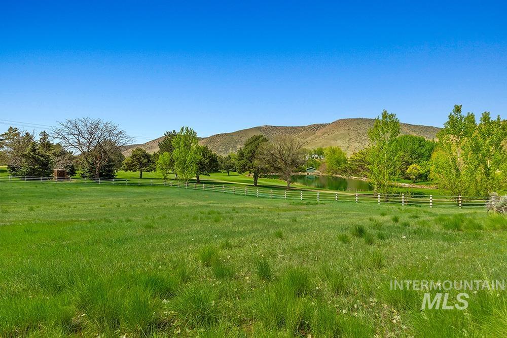8425 W Spring Creek Way Property Photo 3