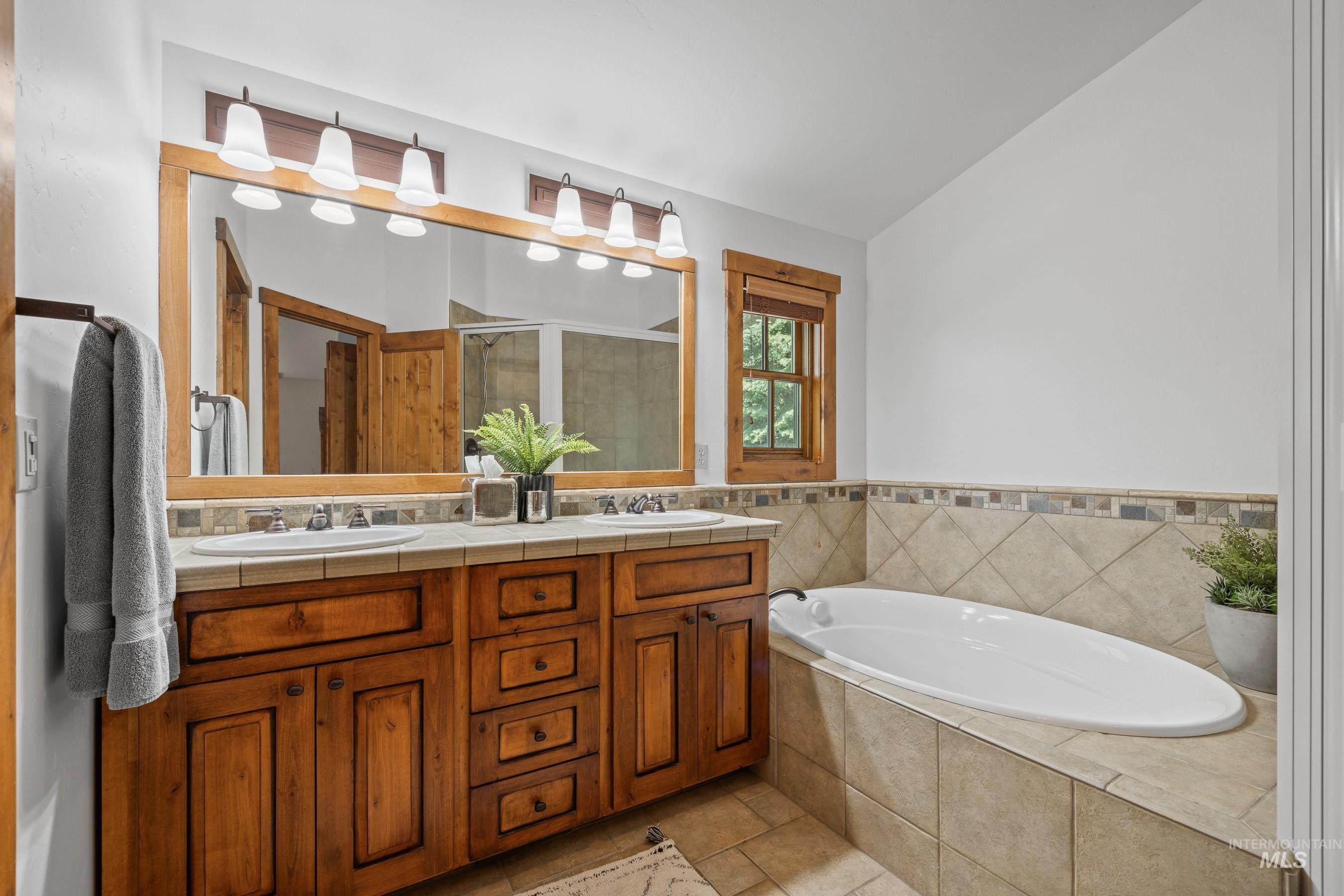 131 Twin Creeks Court Property Photo 18