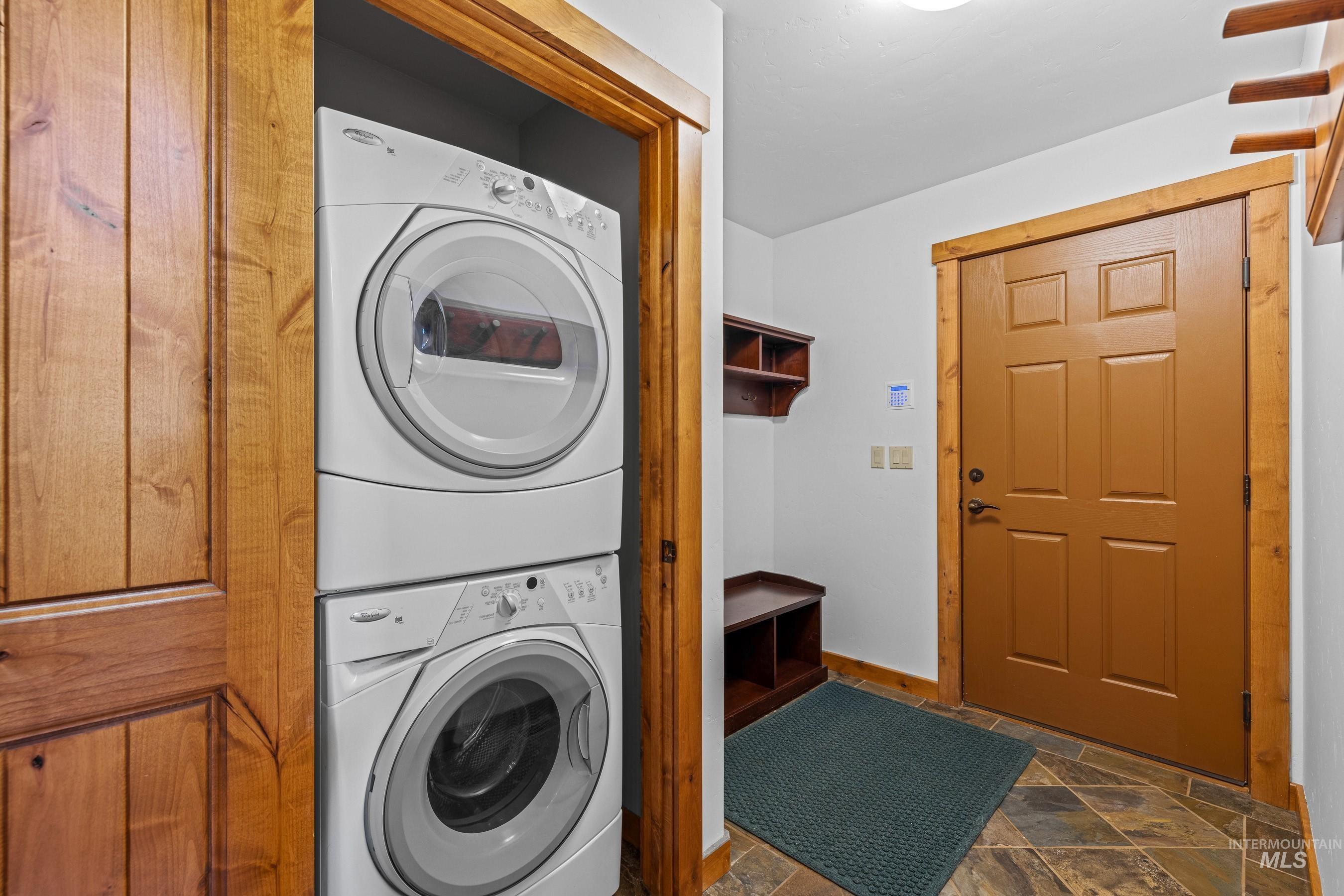 131 Twin Creeks Court Property Photo 19