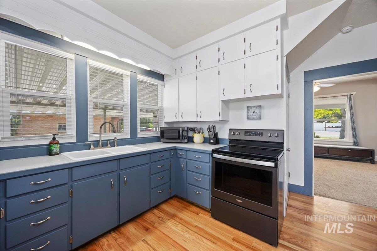 720 E Center Street Property Photo 10