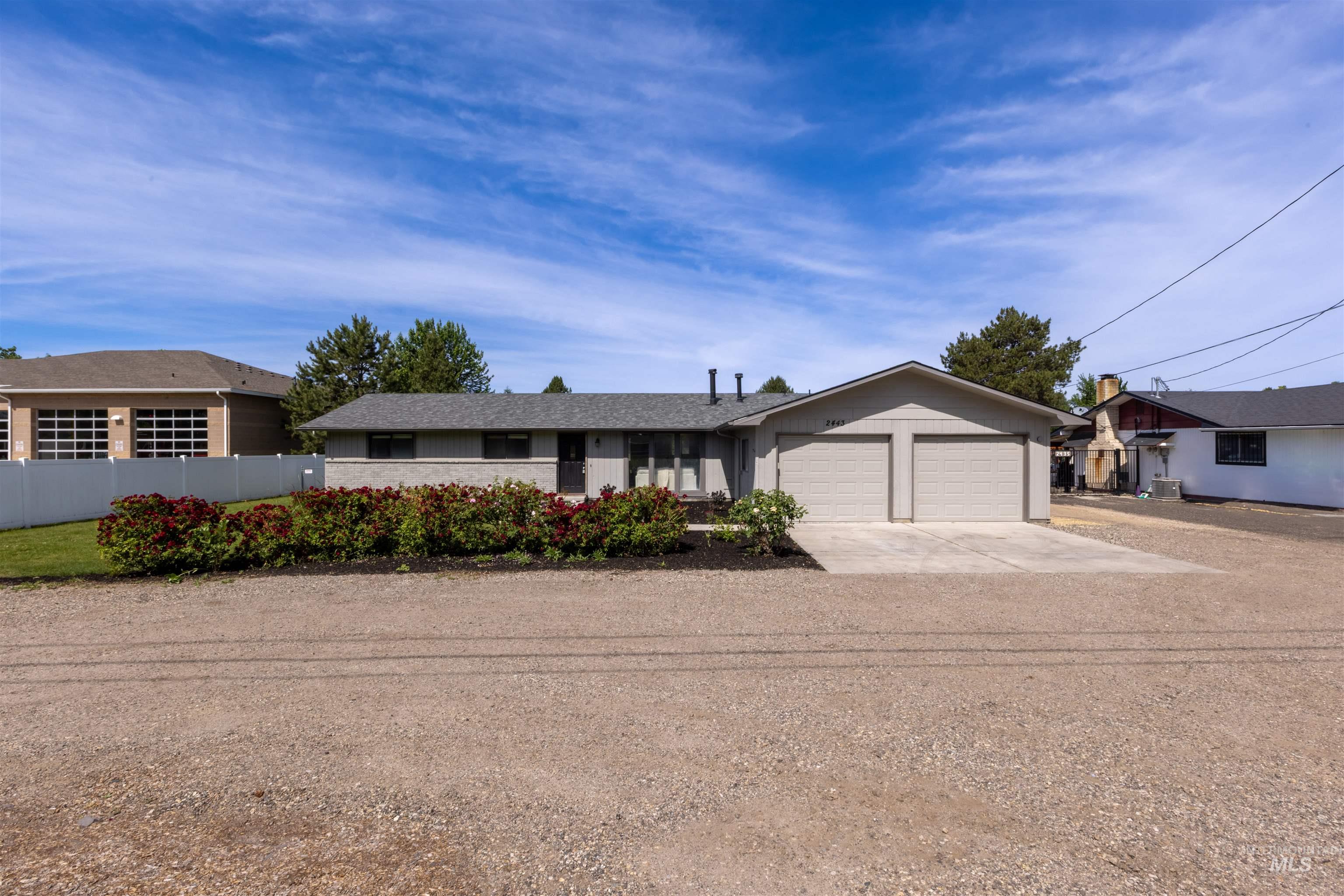 2443 S Five Mile Property Photo 3
