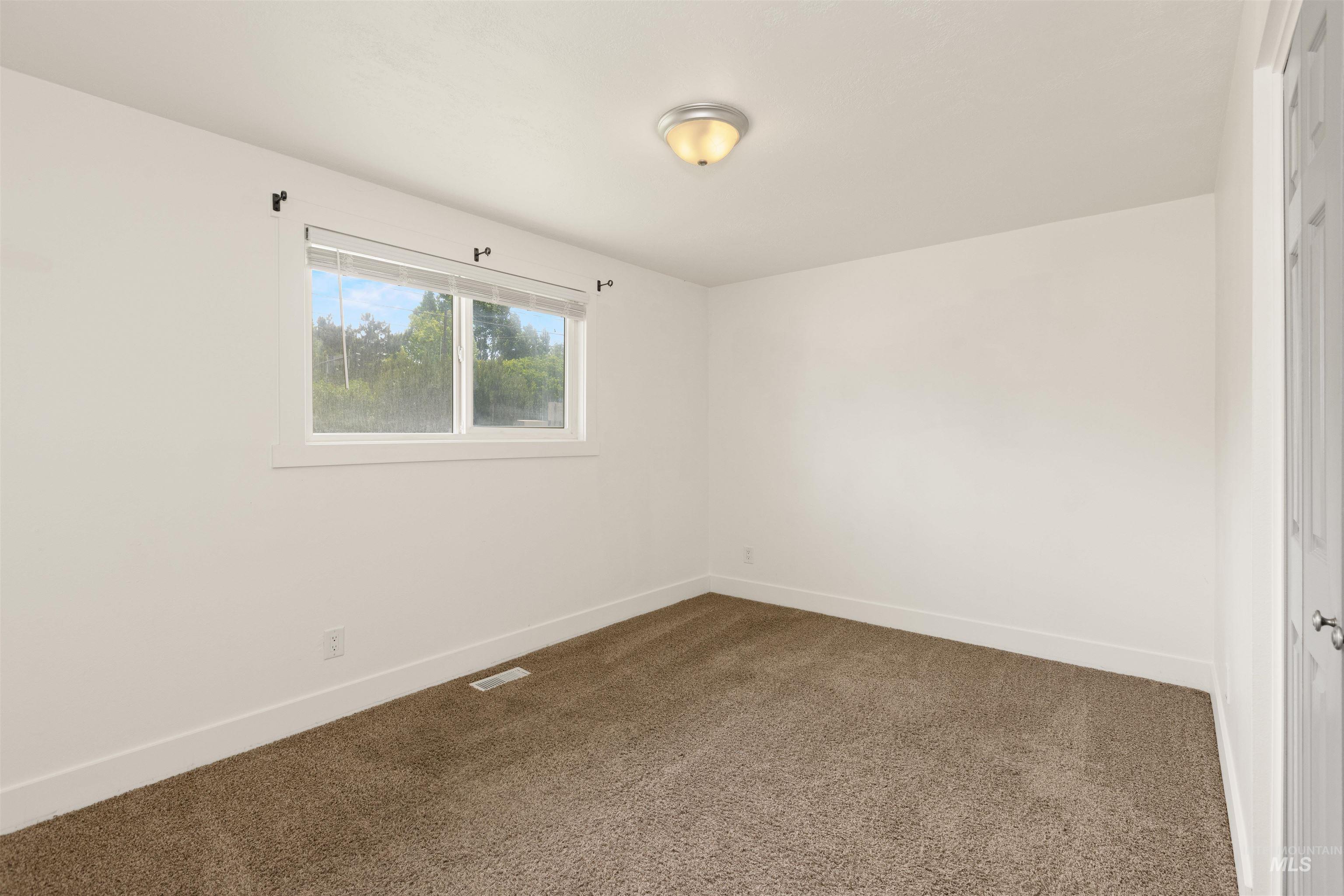 2443 S Five Mile Property Photo 28