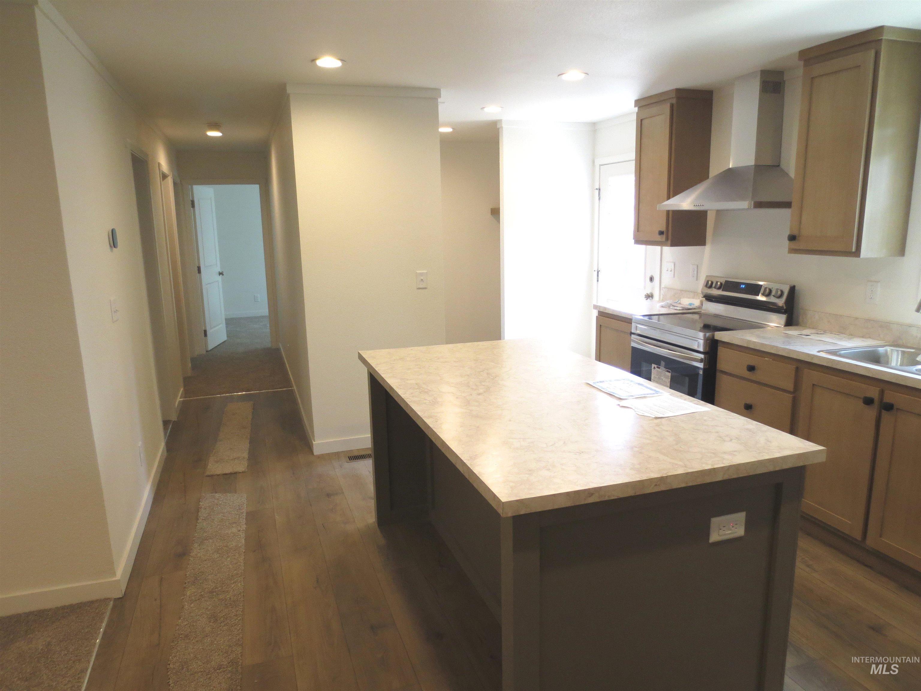 207 E Freeport St Property Photo 5