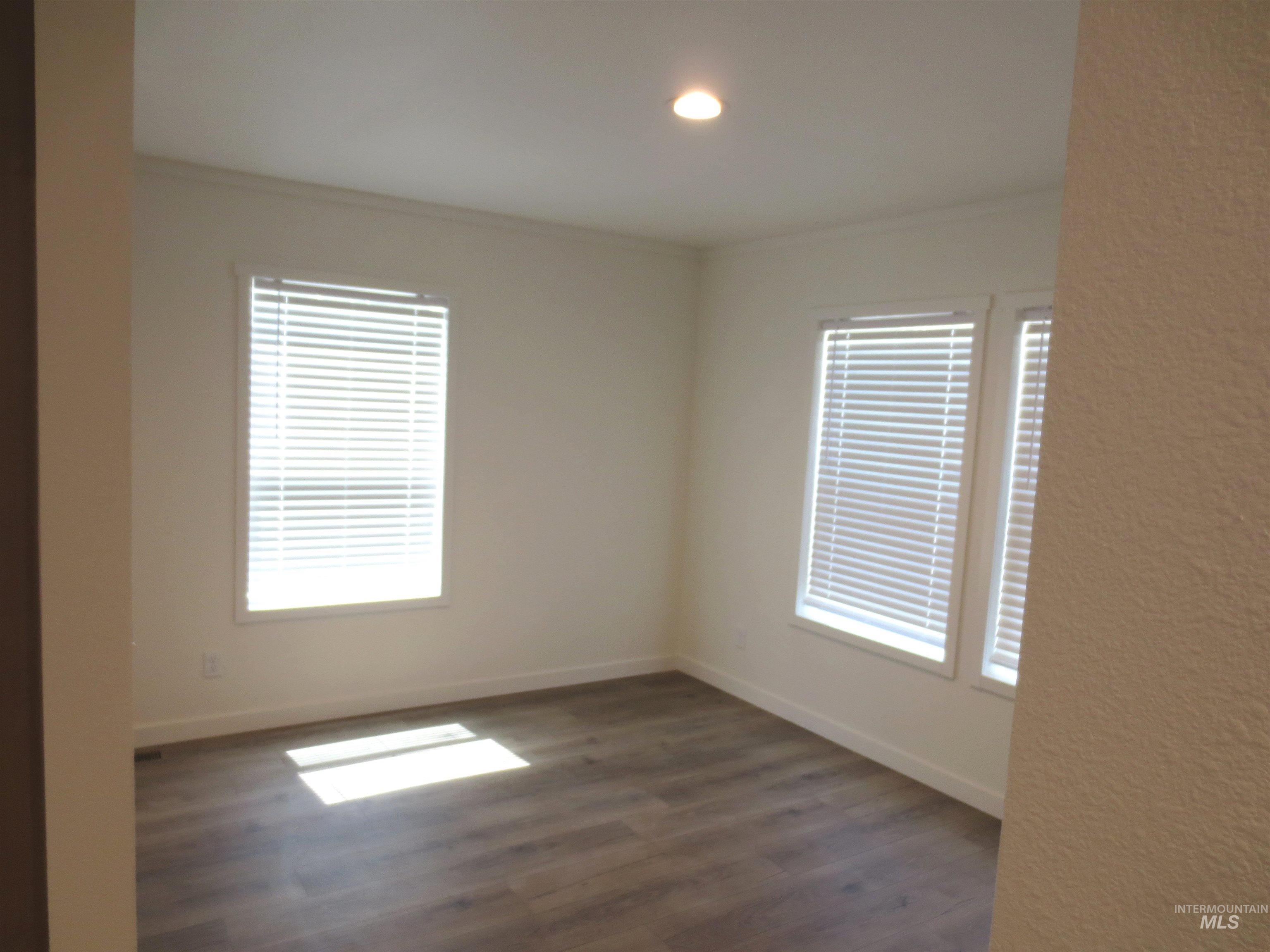 207 E Freeport St Property Photo 8