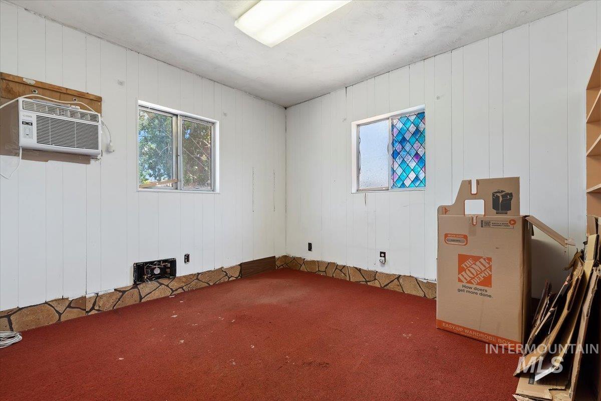 1325 E Denver St. Property Photo 25