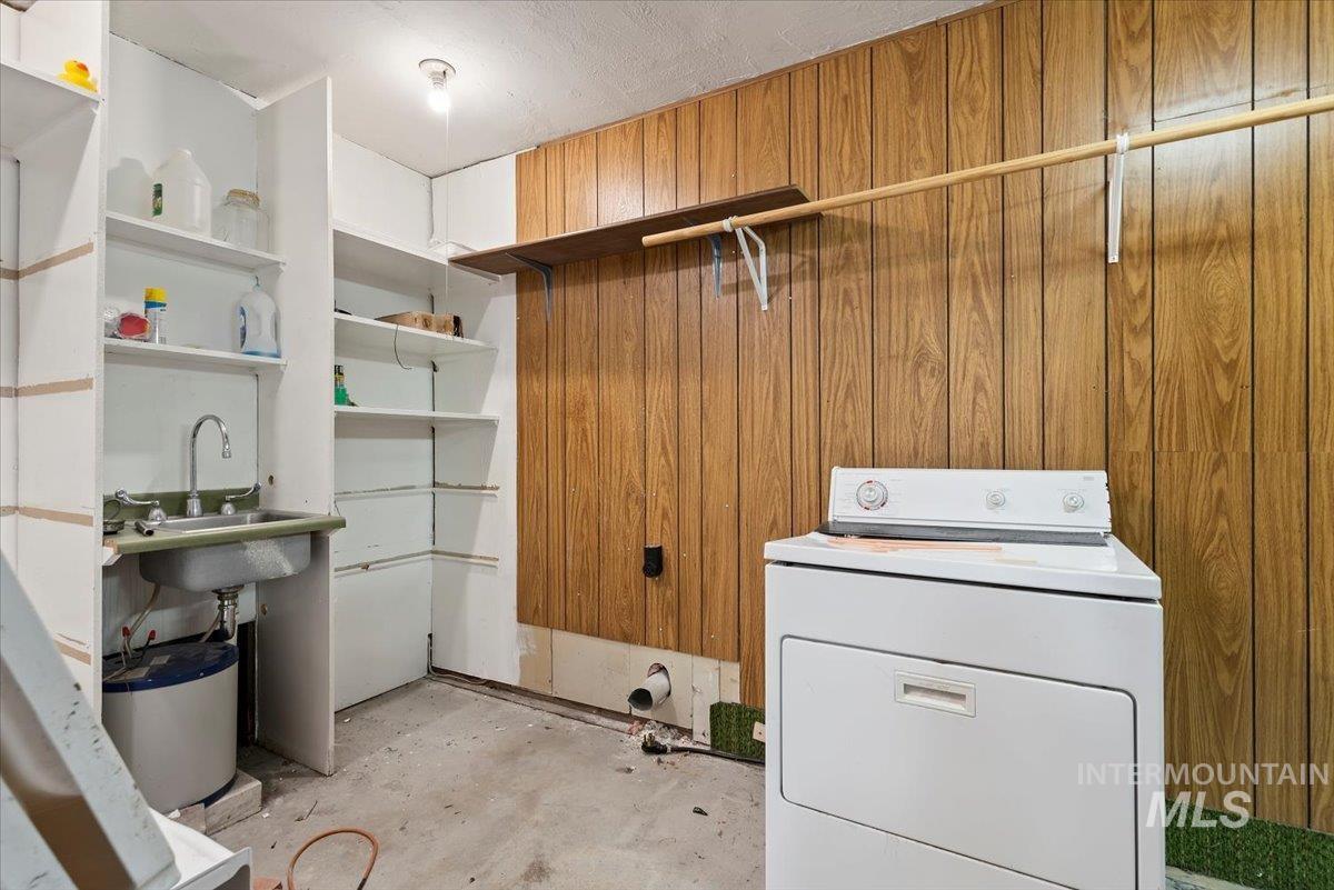 1325 E Denver St. Property Photo 26