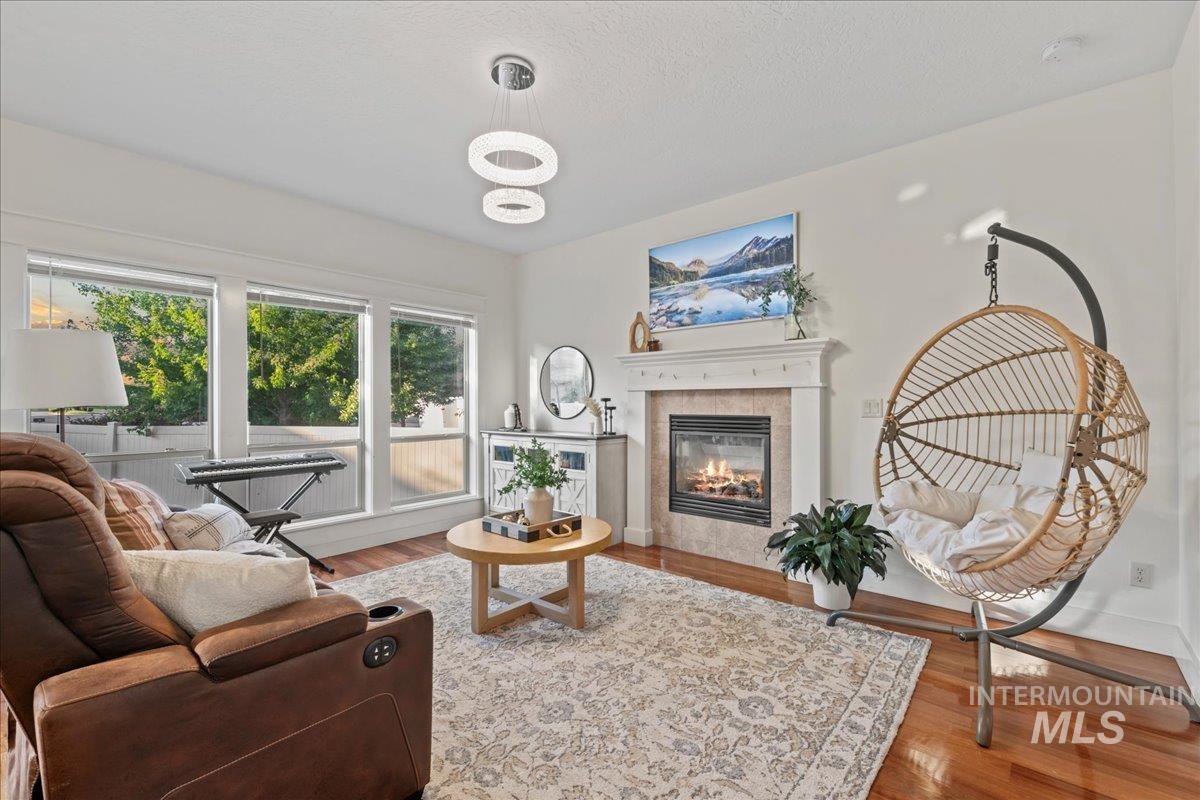 1328 W Cobblefield St. Property Photo 8