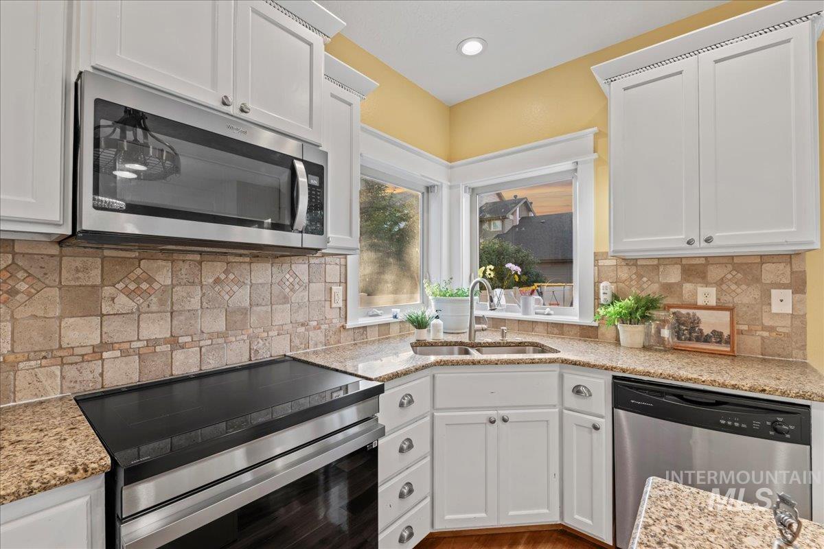 1328 W Cobblefield St. Property Photo 17