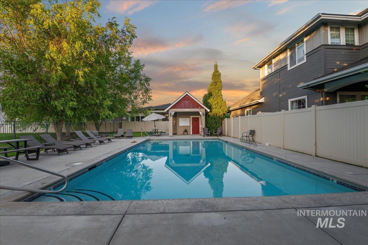 1328 W Cobblefield St. Property Photo 37