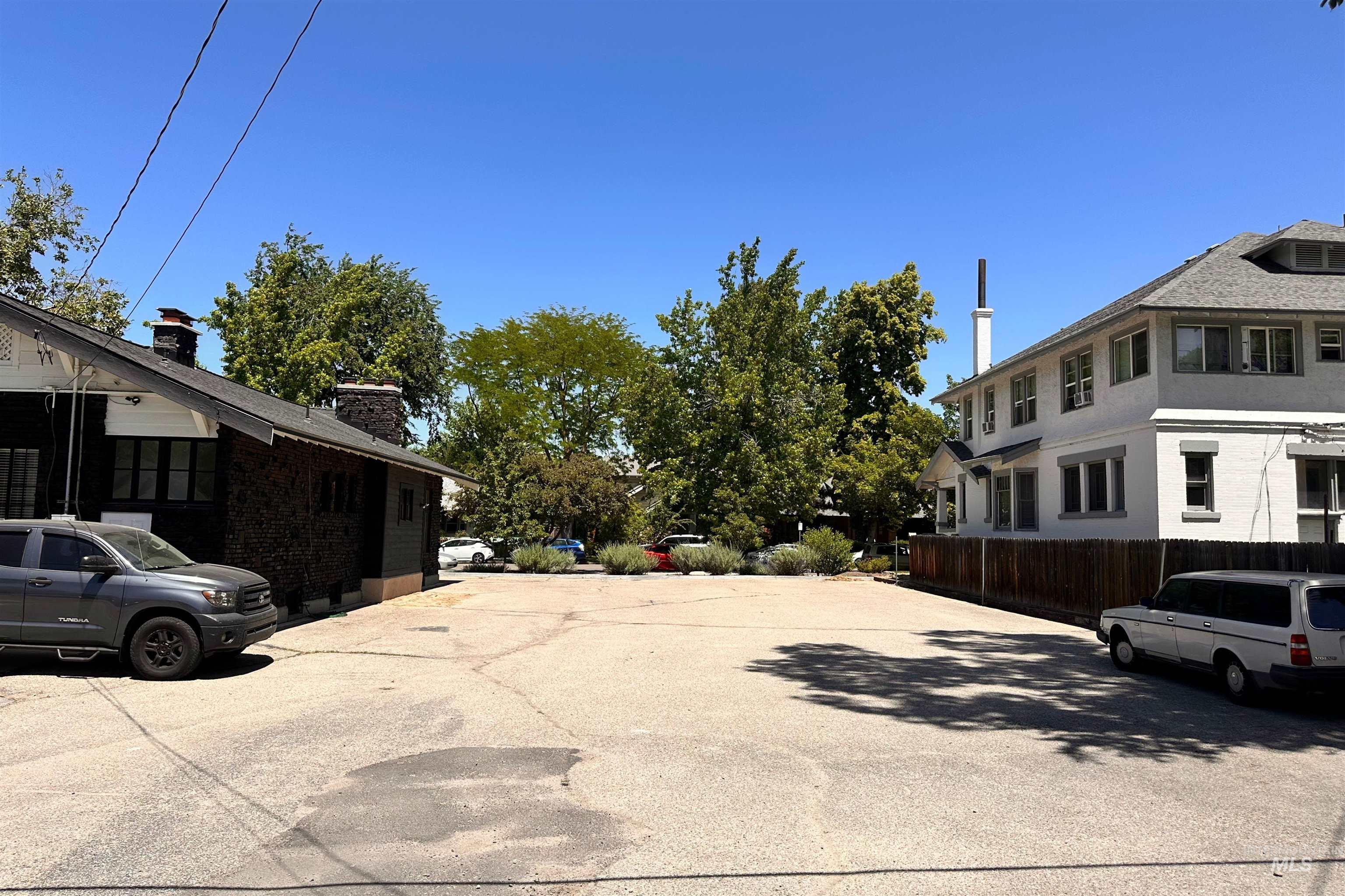 1419 W Franklin Street Property Photo 4