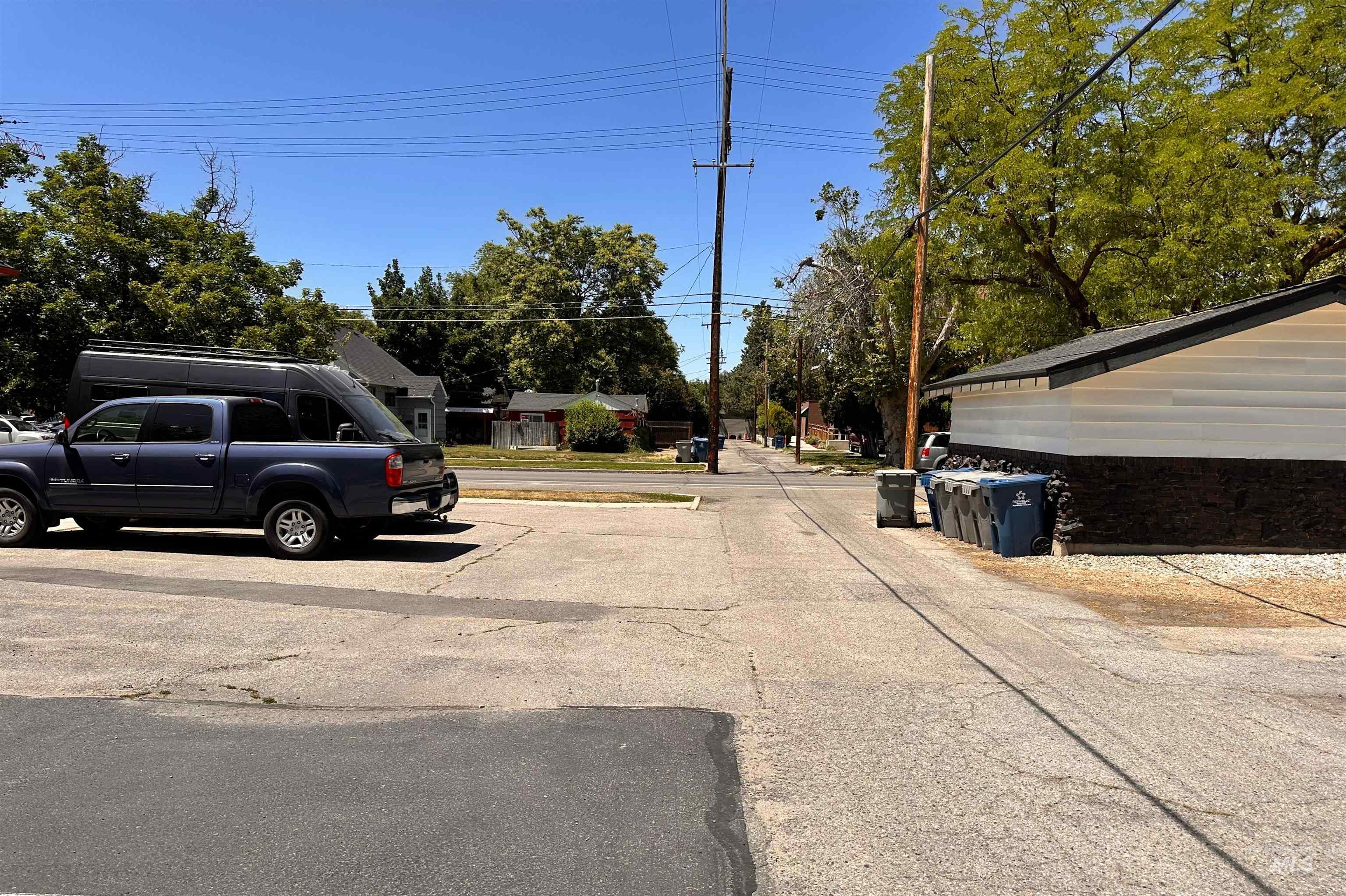 1419 W Franklin Street Property Photo 6