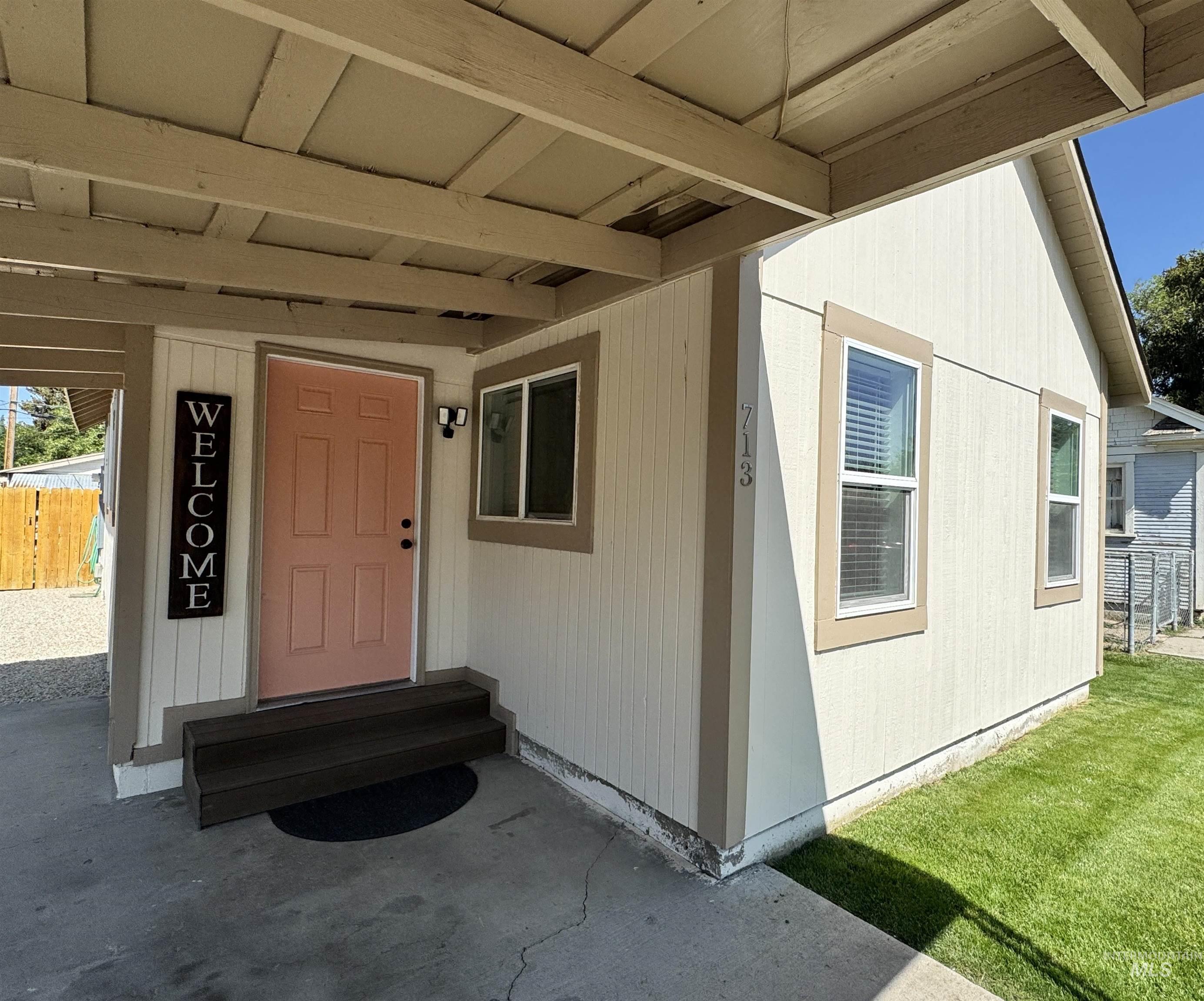 713 California Street Property Photo 1