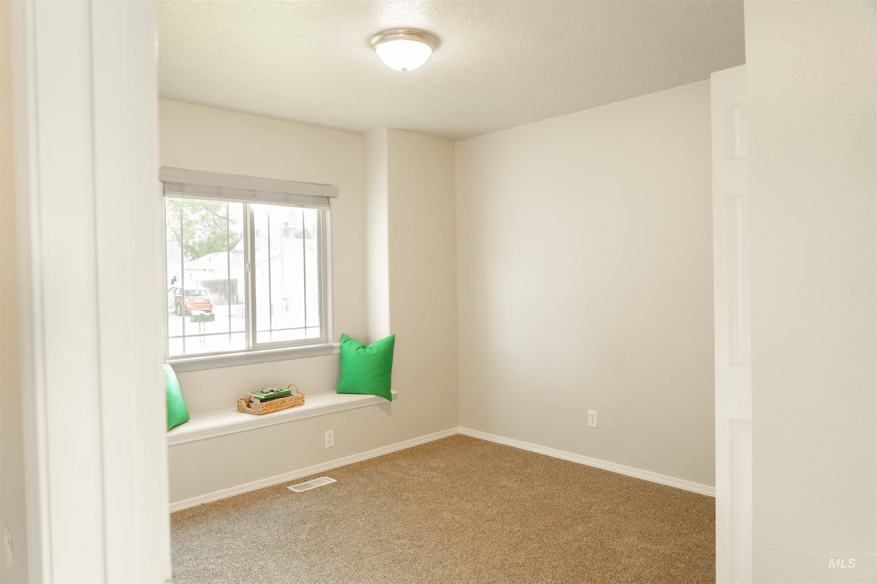 5319 Weston Ave Property Photo 11