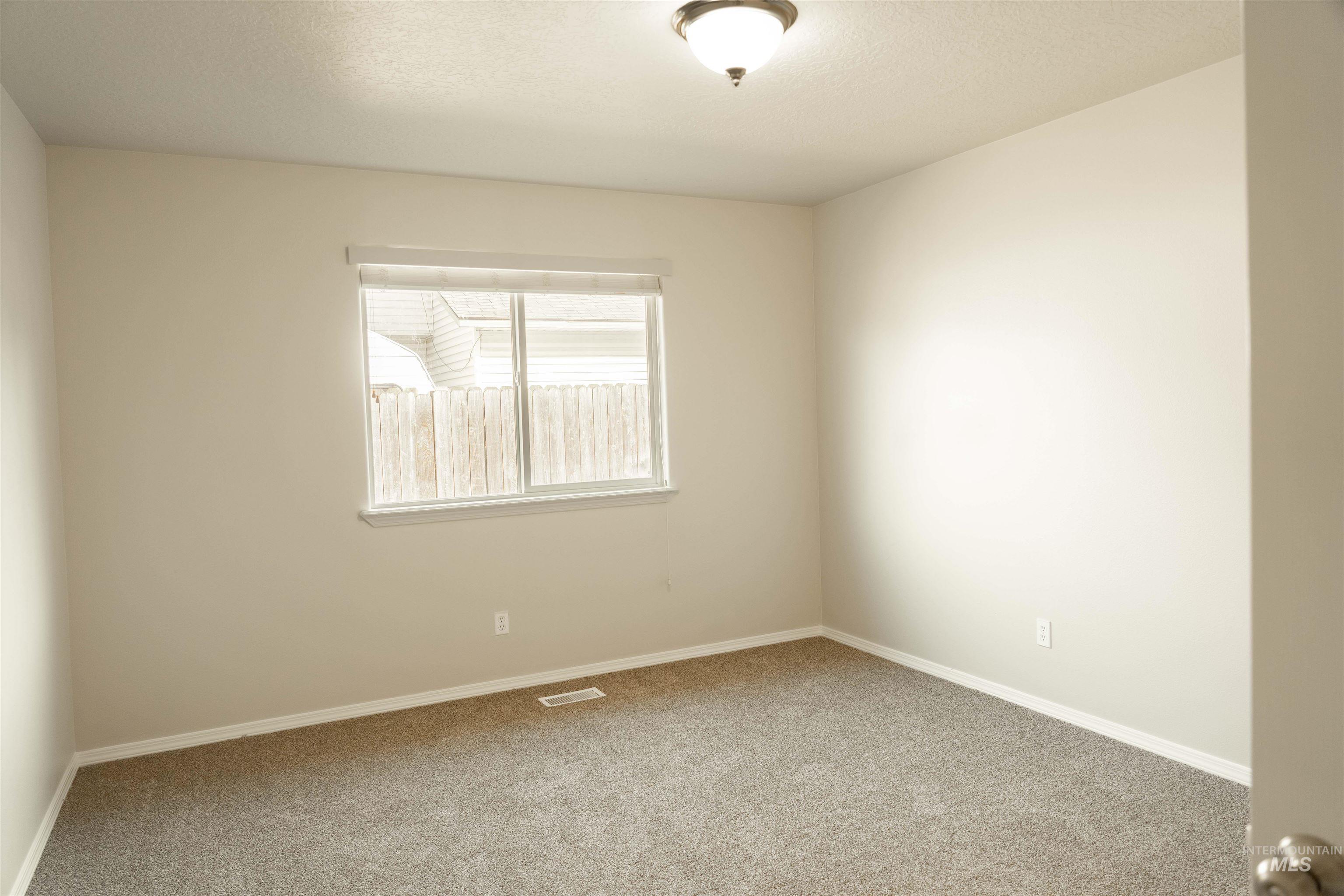 5319 Weston Ave Property Photo 13