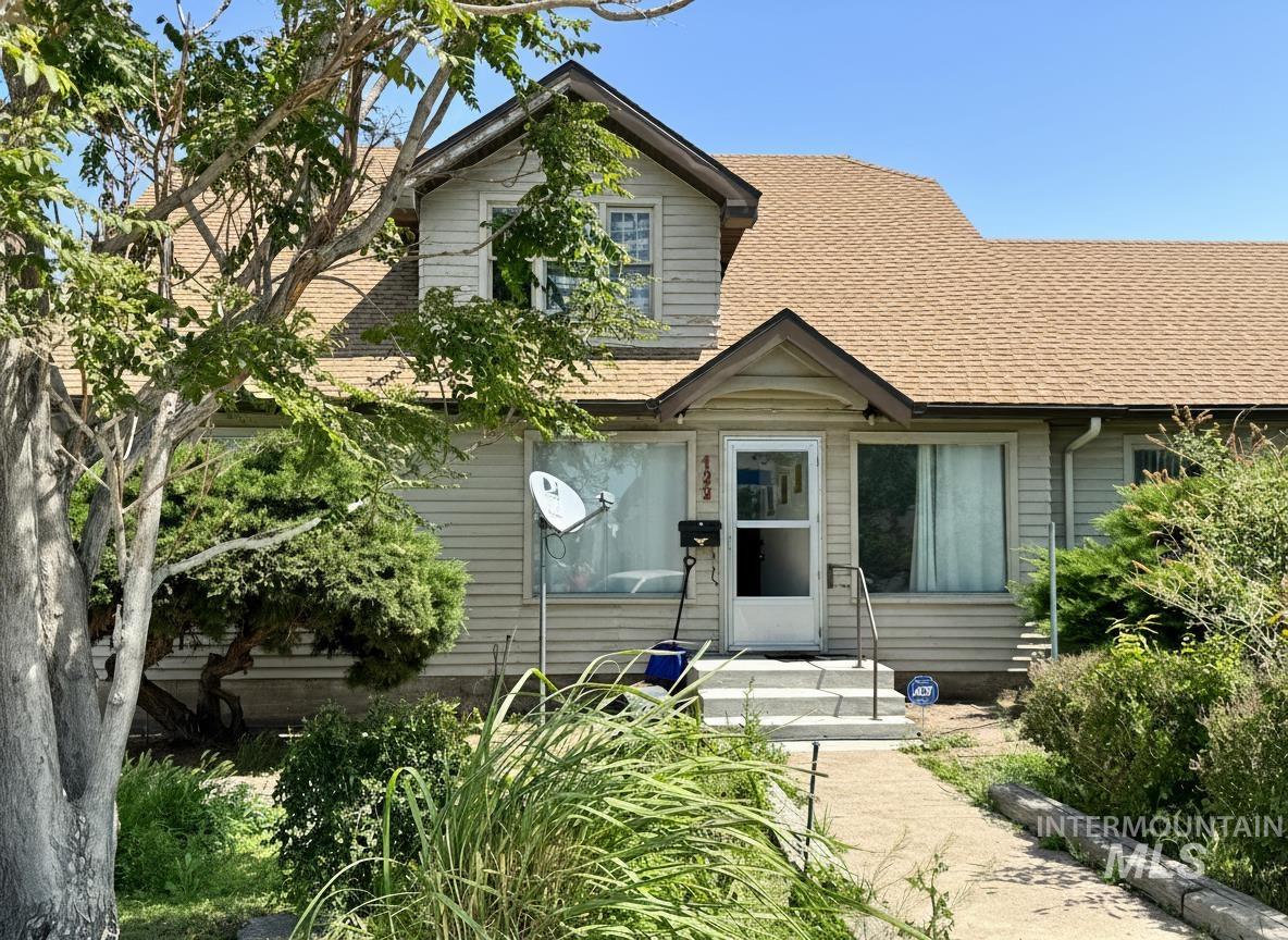 120 9th Avenue North Property Photo 1