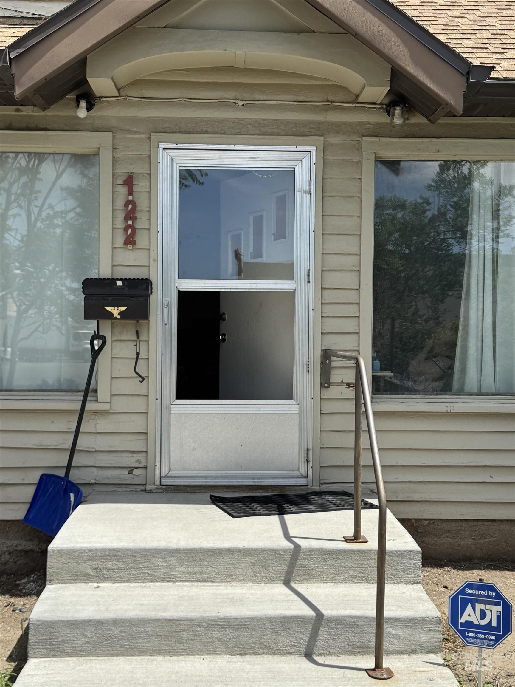 120 9th Avenue North Property Photo 3