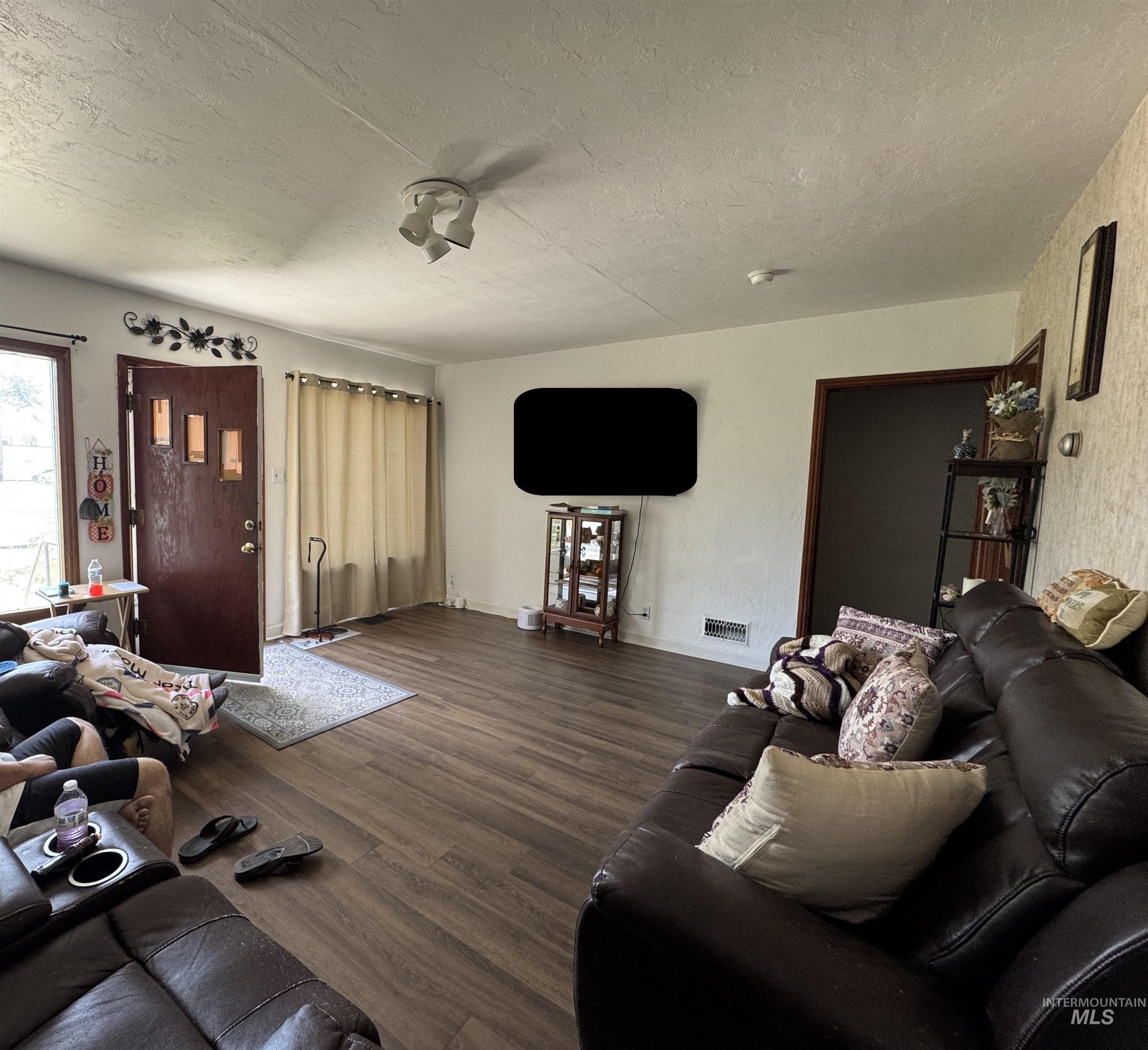 120 9th Avenue North Property Photo 5