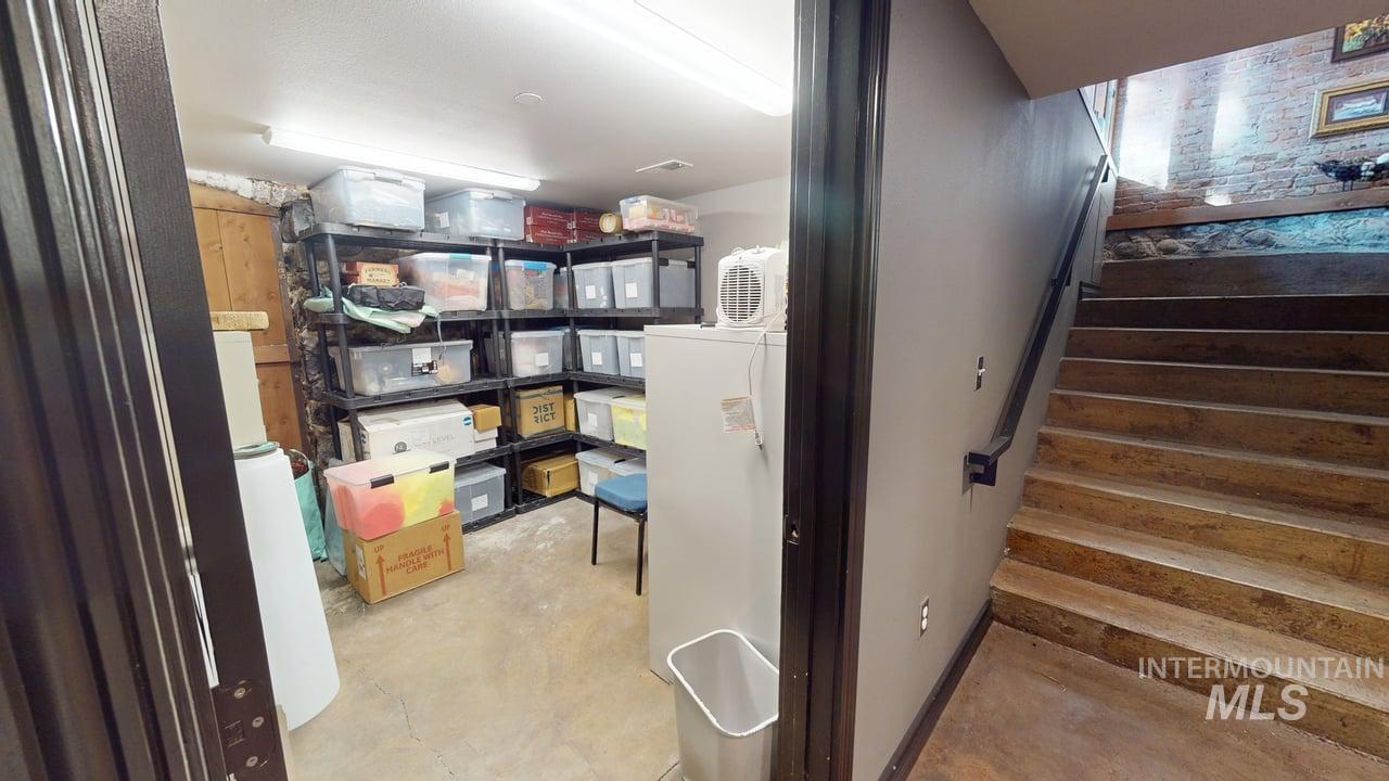 208 & 210 Main St. Property Photo 17