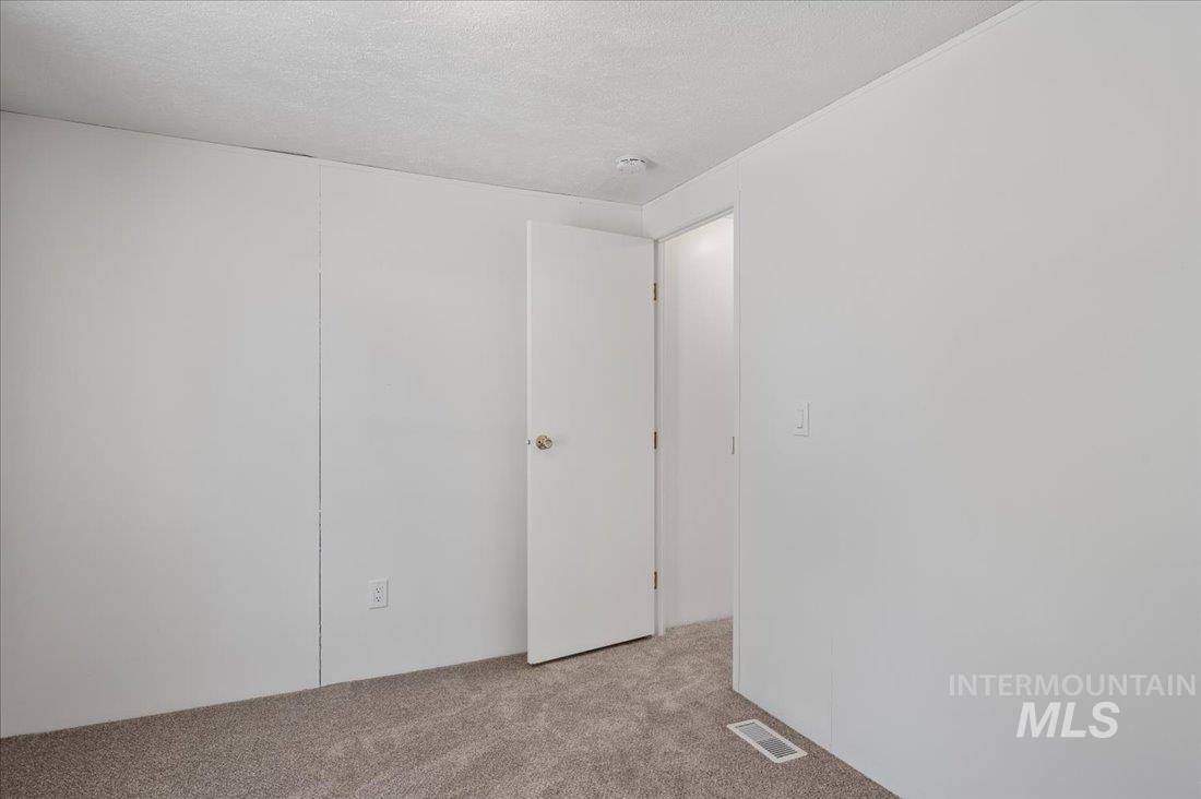 1600 E Main St #5 Property Photo 17