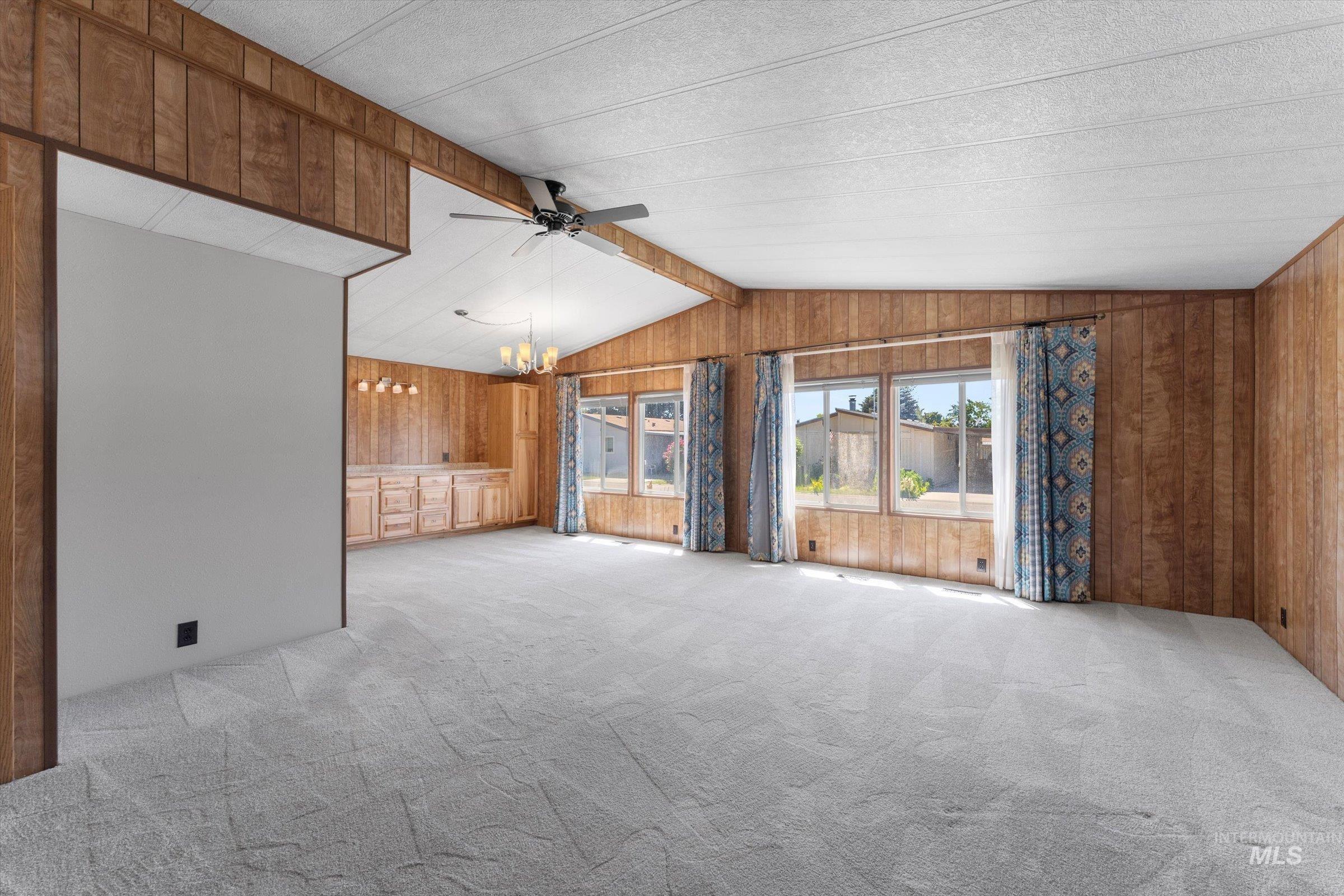 3468 N Dalton Ln Property Photo 4