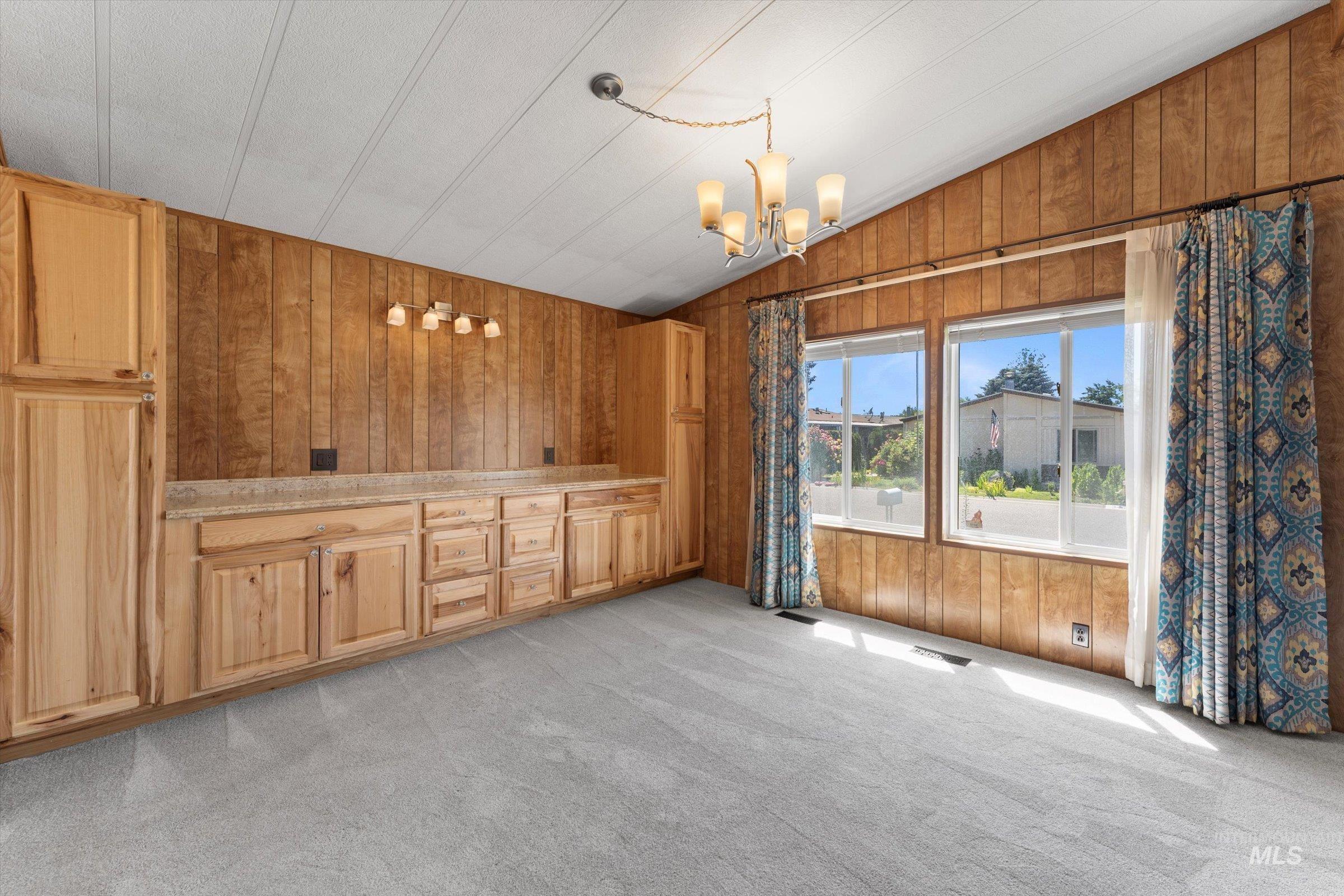 3468 N Dalton Ln Property Photo 9
