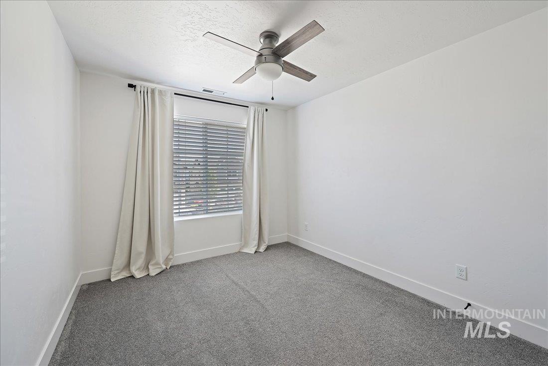 3490 Collingwood Dr Property Photo 28