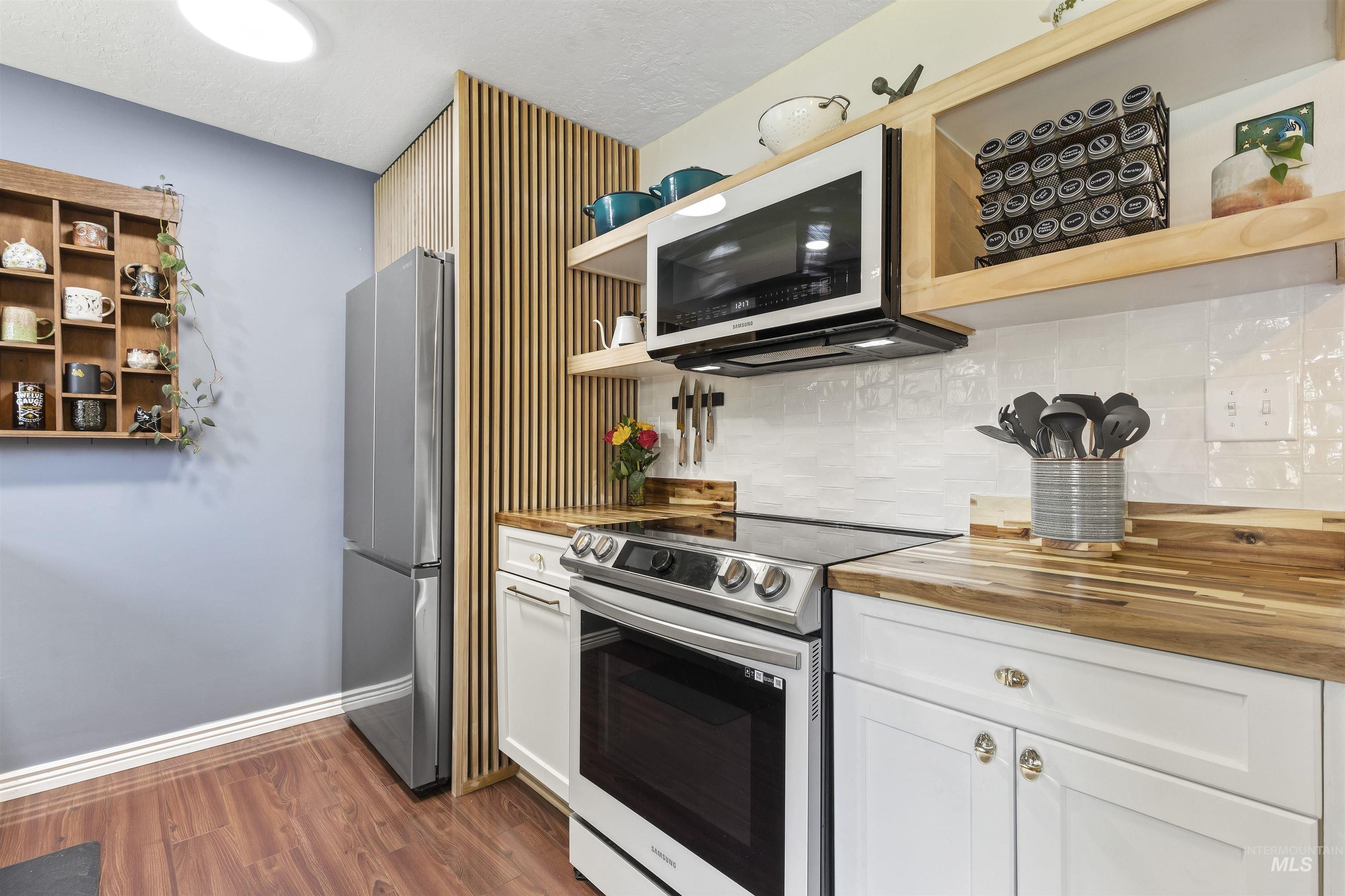 4025 N Milwaukee St Property Photo 1