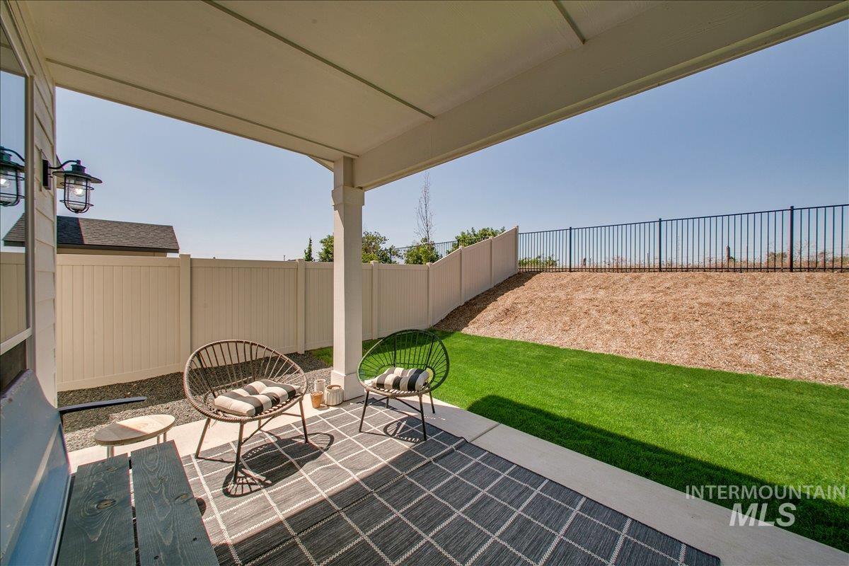 7012 W Plateau Creek St Property Photo 42