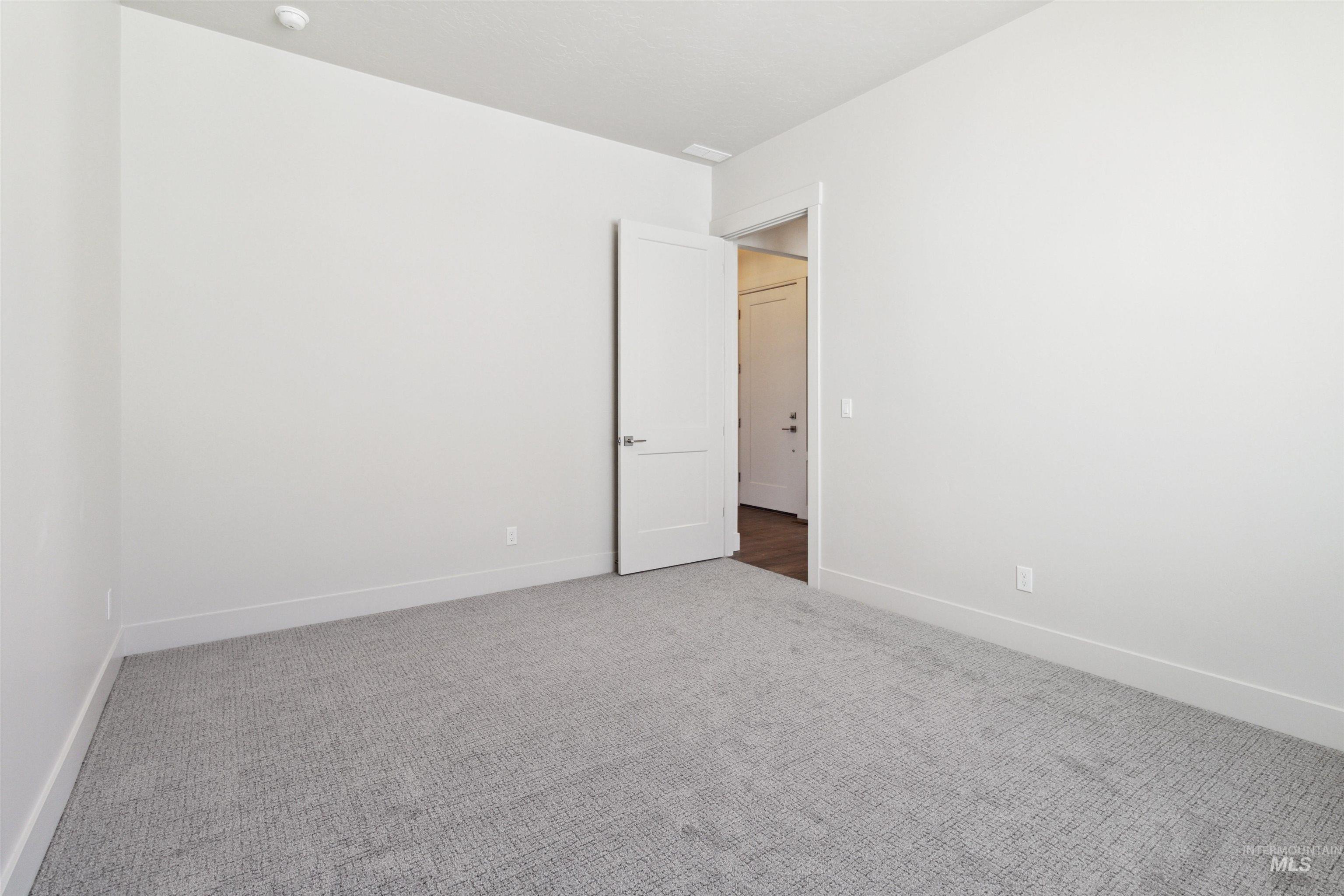 95 E Jarvis St Property Photo 37