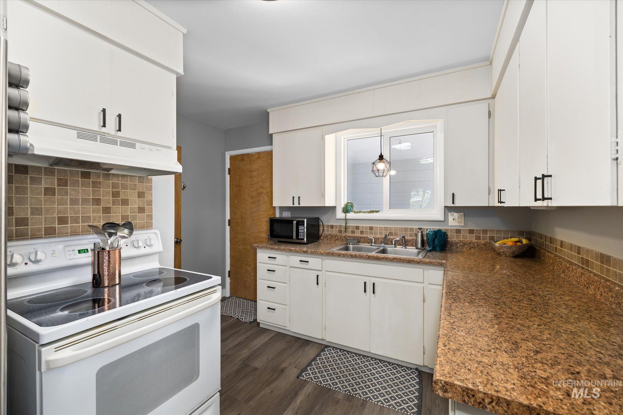 1112 E Washington Ave Property Photo 10
