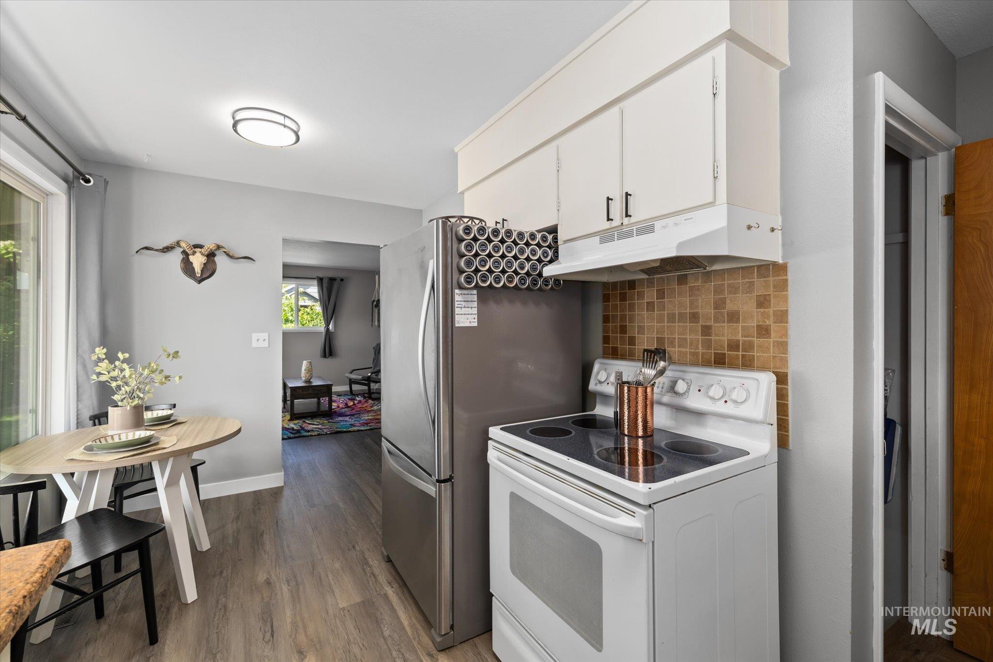 1112 E Washington Ave Property Photo 12