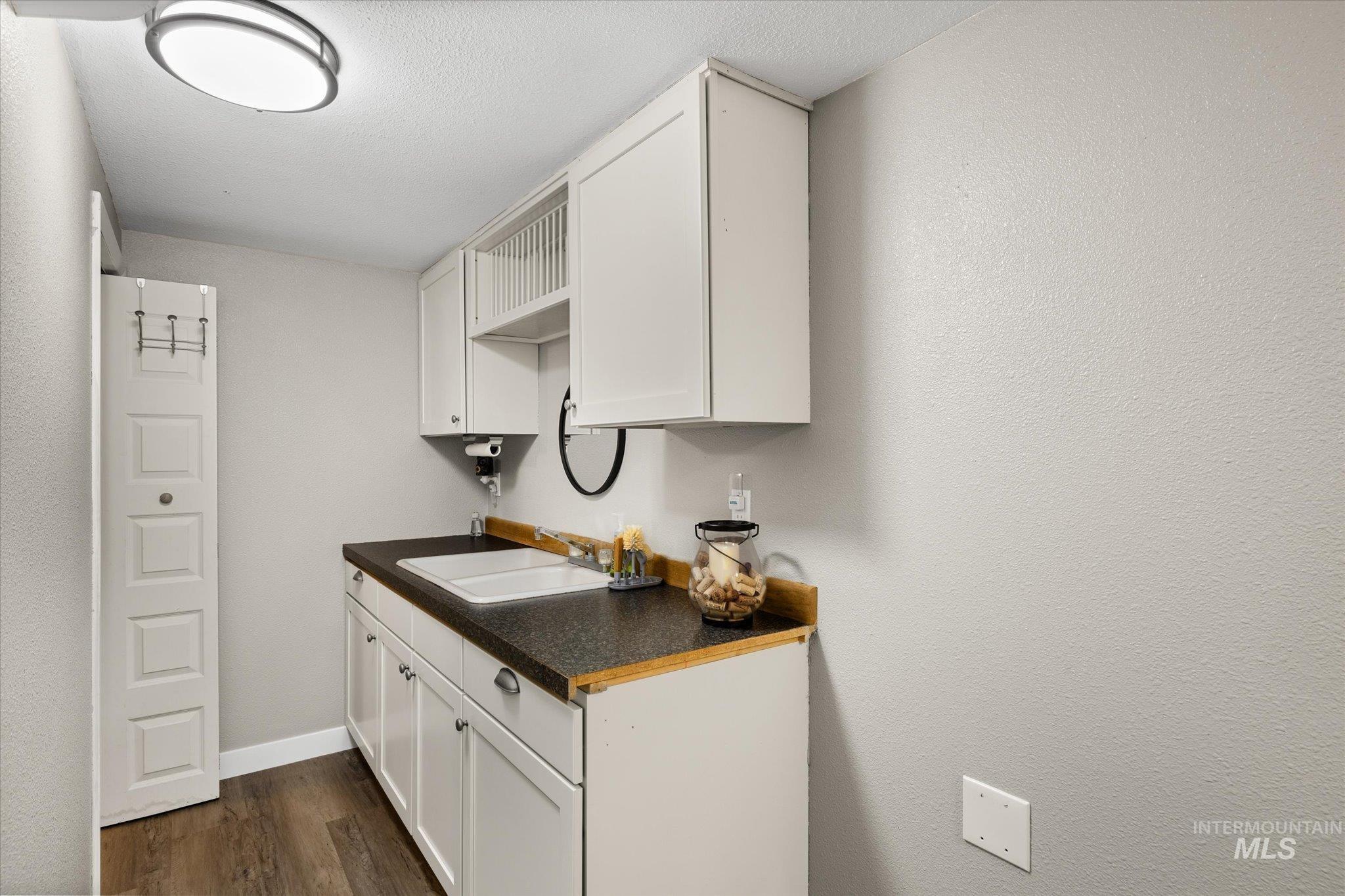 1112 E Washington Ave Property Photo 24