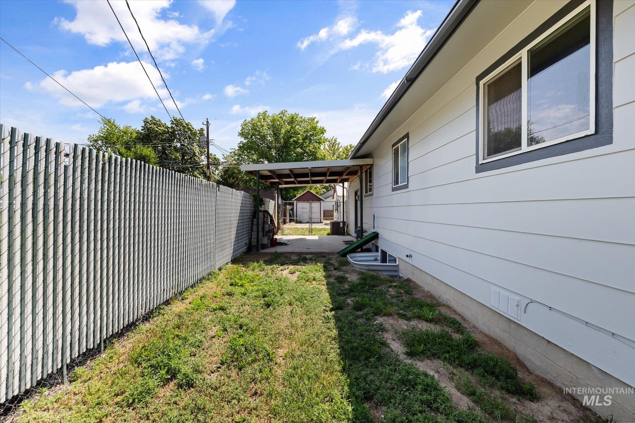 1112 E Washington Ave Property Photo 32
