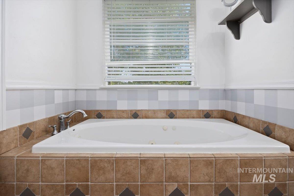 2123 E 3970 N Property Photo 23