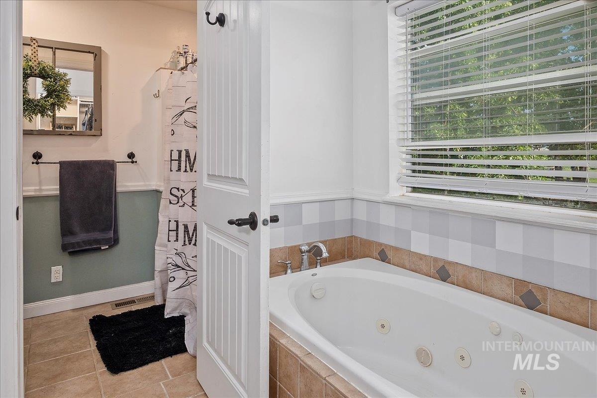 2123 E 3970 N Property Photo 24