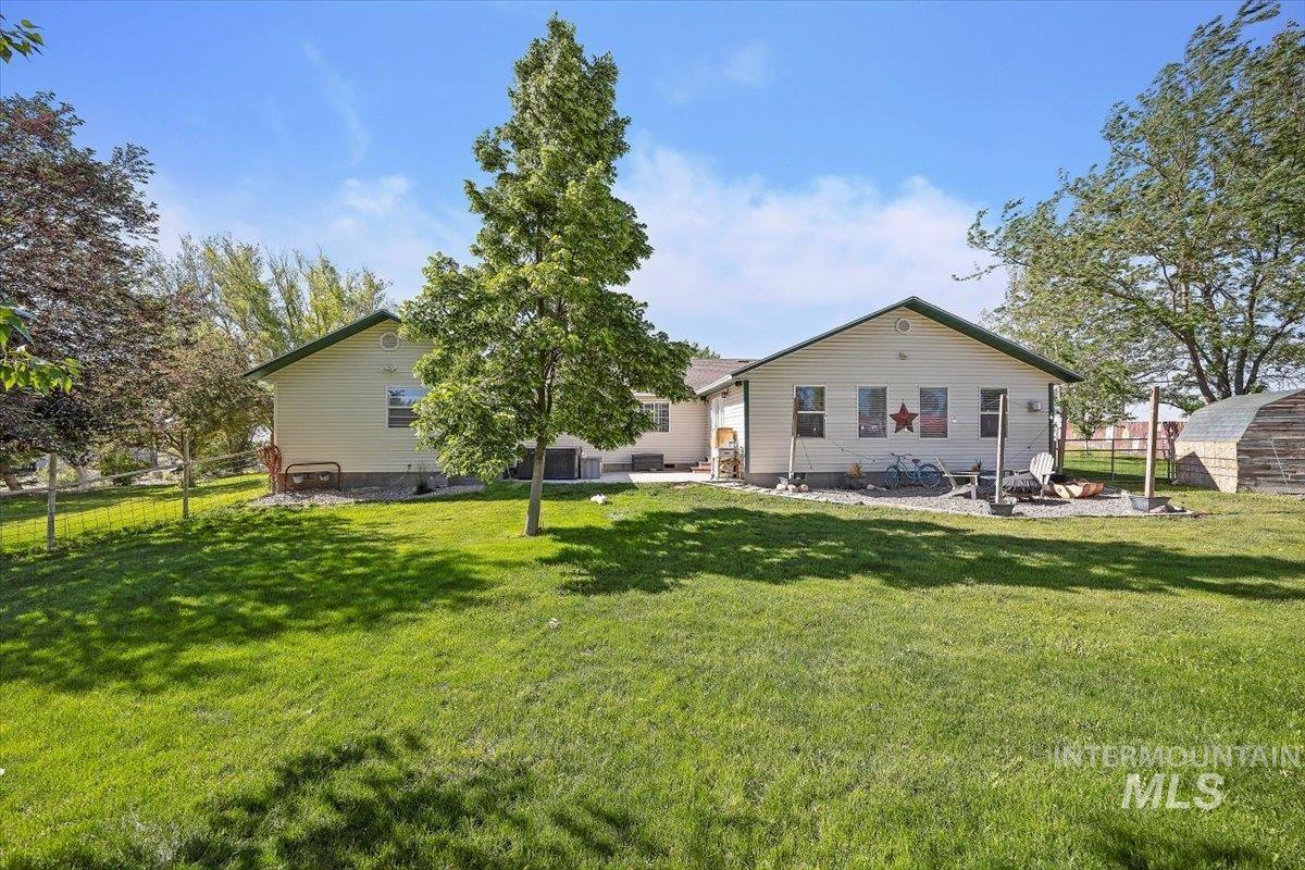 2123 E 3970 N Property Photo 32