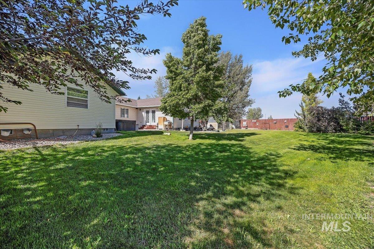 2123 E 3970 N Property Photo 33