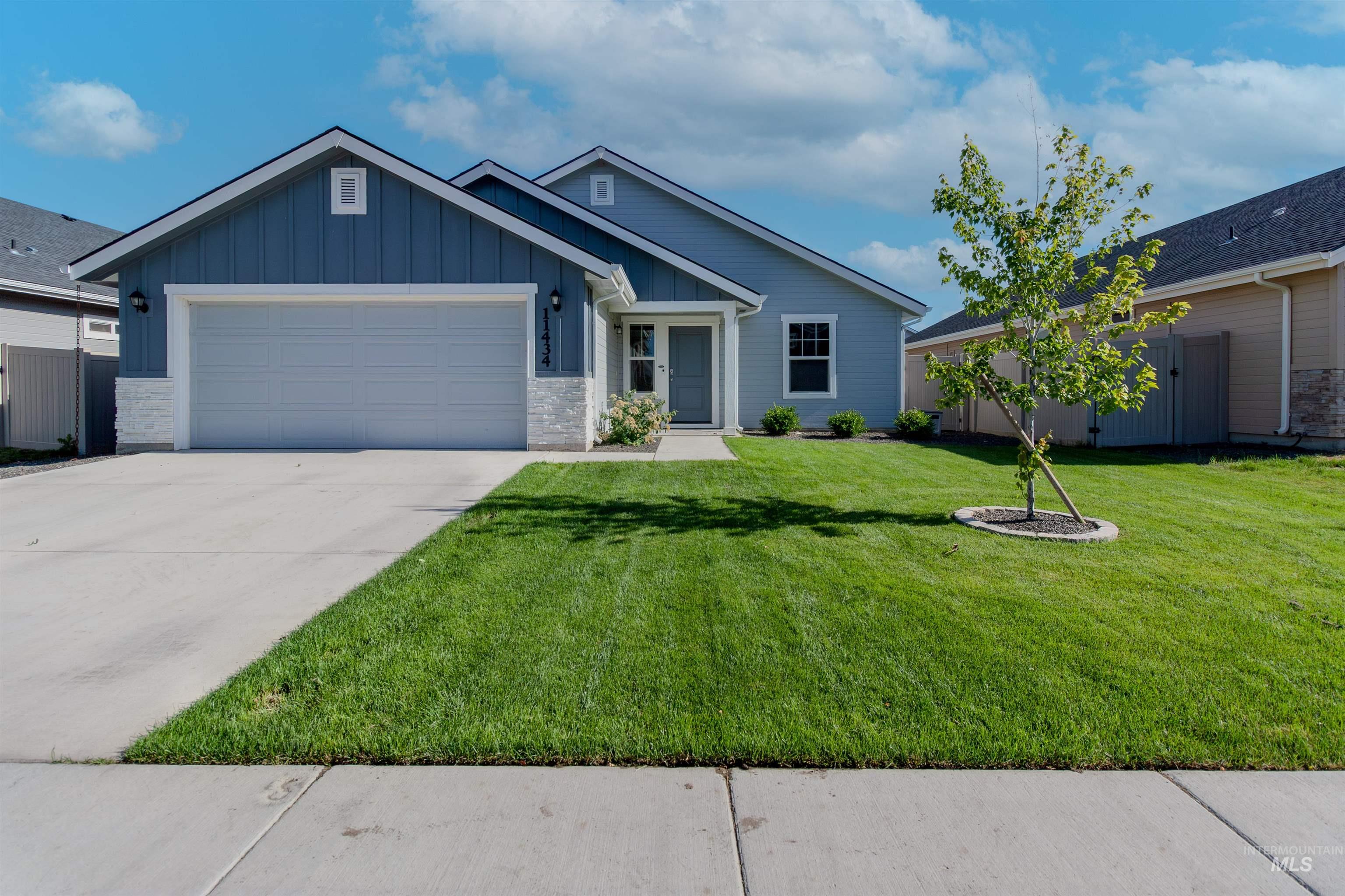 11434 W Belgrave Property Photo 1