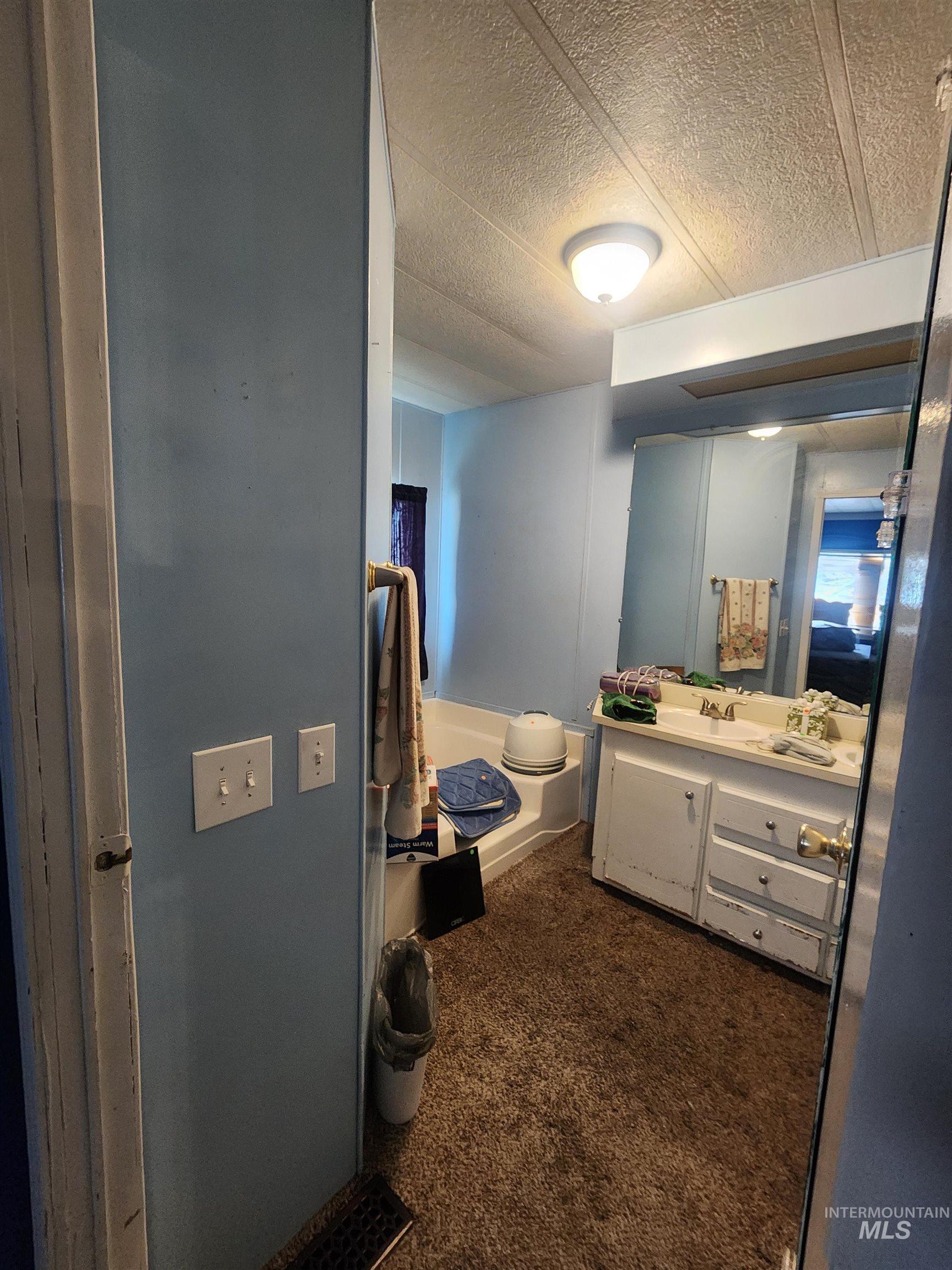 1286 Twin Villa Loop Property Photo 8