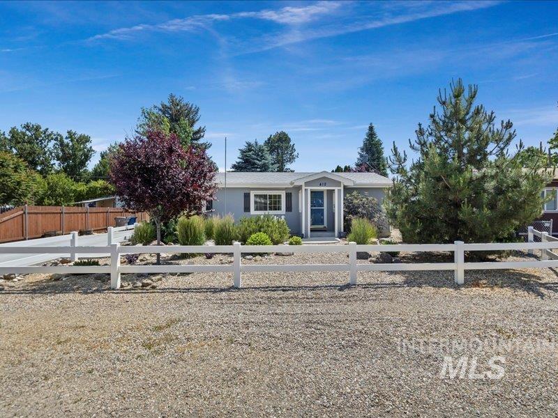 412 Elder Ave Property Photo 1