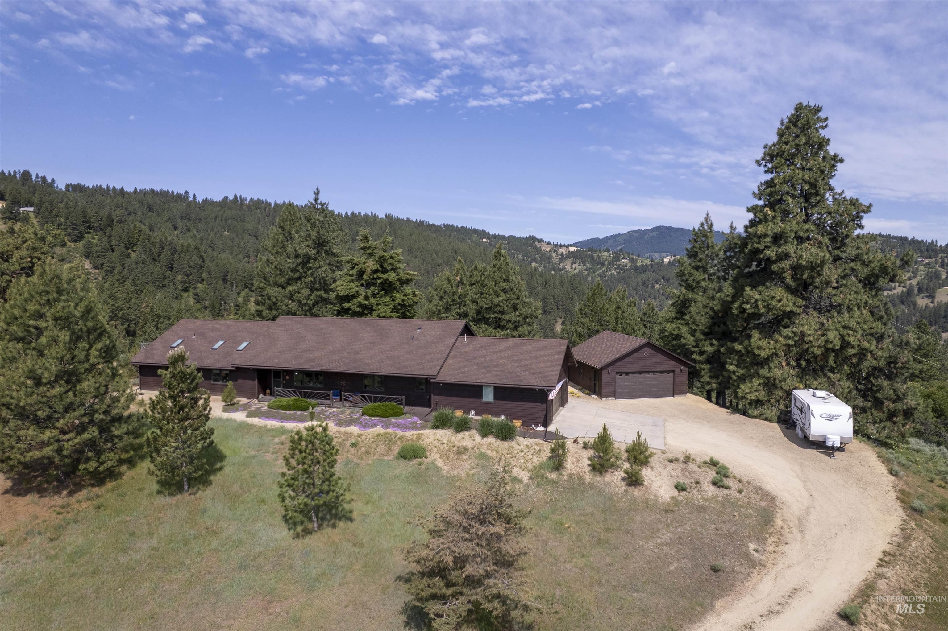6 White Tail Run Property Photo 1