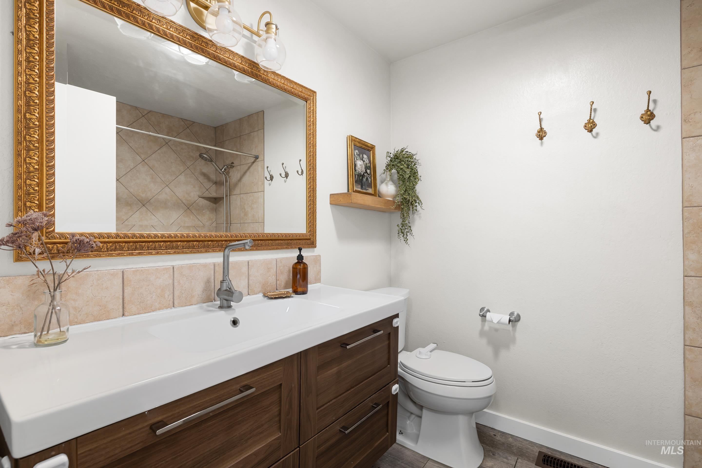 11078 W Tioga St Property Photo 18